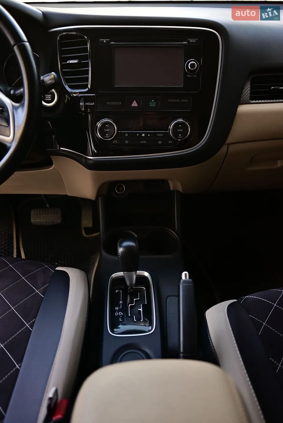 2013 Mitsubishi Outlander - мініатюра 16