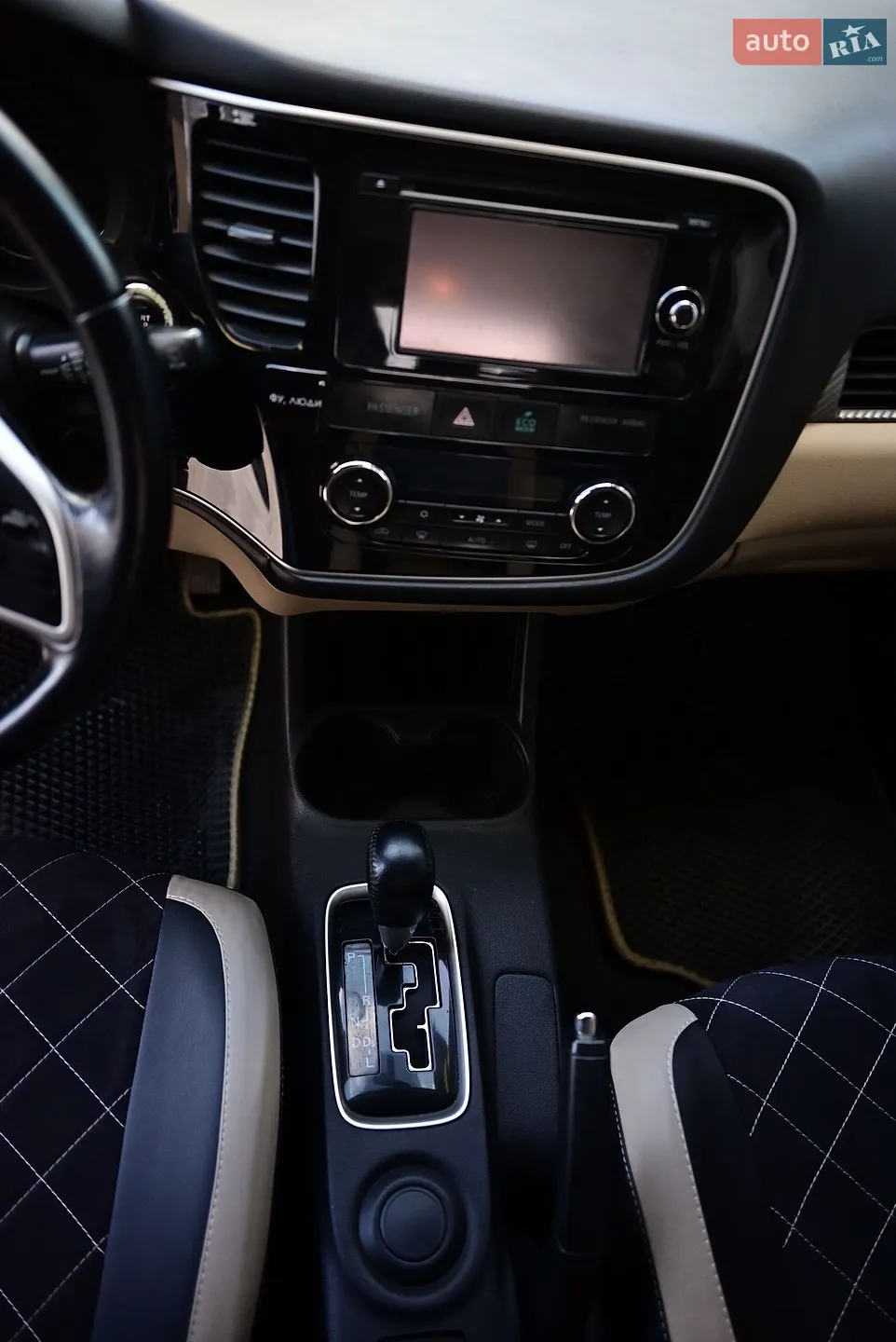 2013 Mitsubishi Outlander - мініатюра 23
