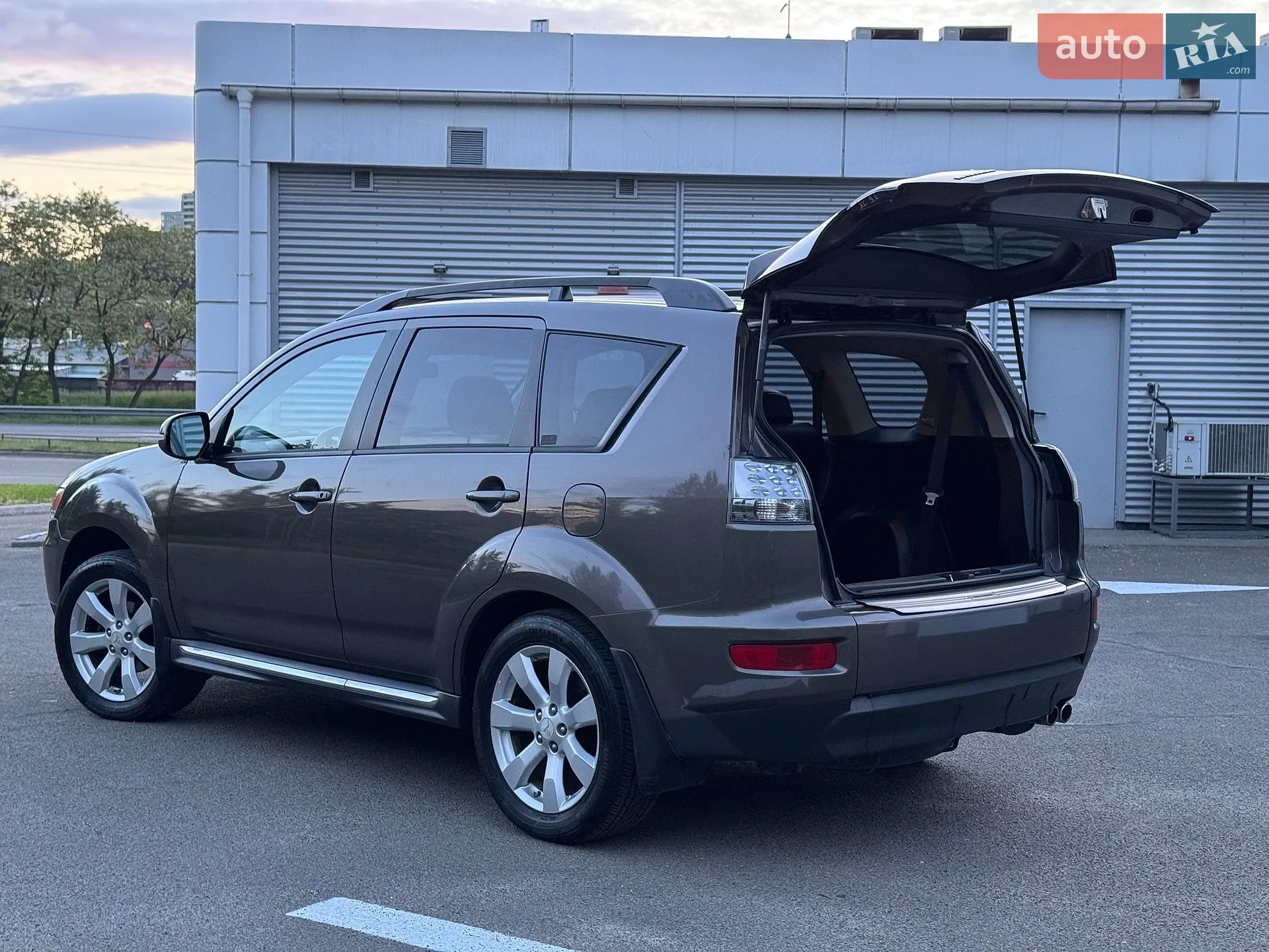 2010 Mitsubishi Outlander - мініатюра 14