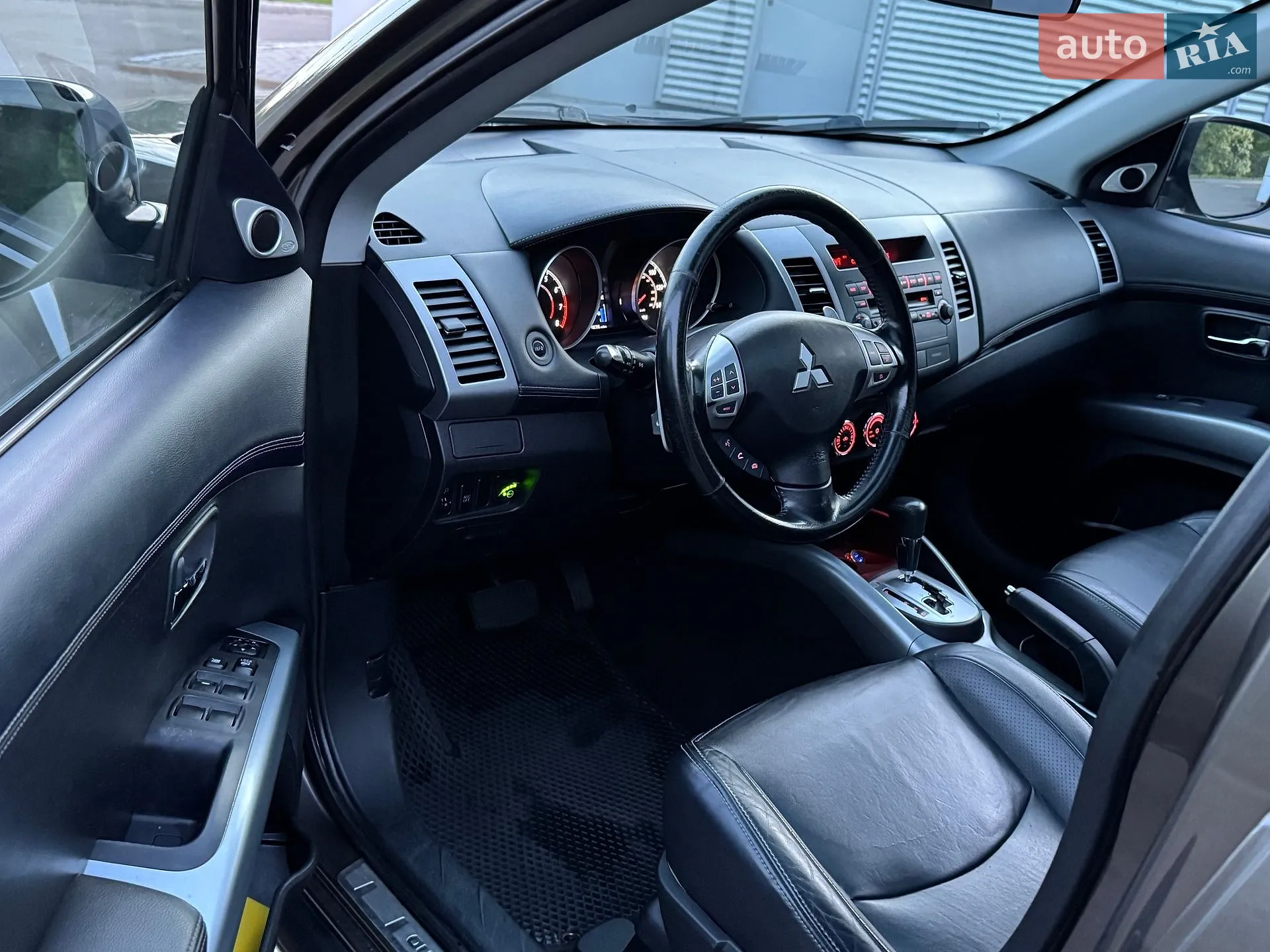 2010 Mitsubishi Outlander - мініатюра 20