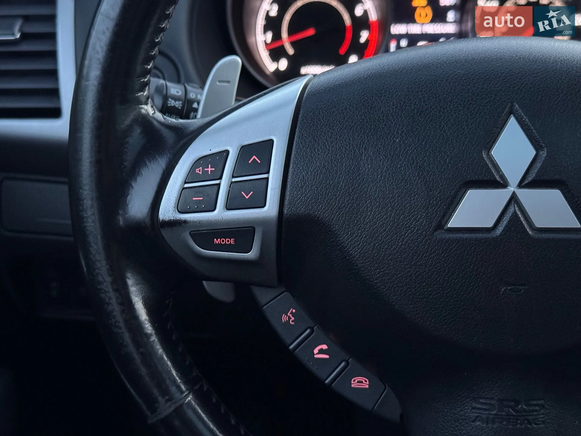 2010 Mitsubishi Outlander - мініатюра 32