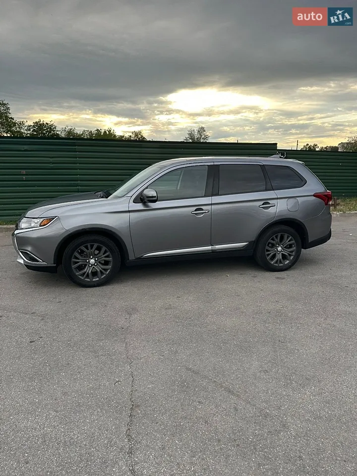 2018 Mitsubishi Outlander - мініатюра 15