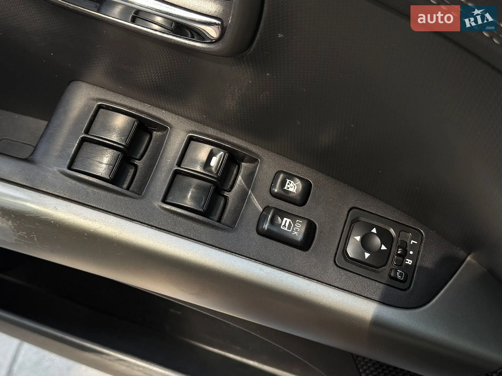 2010 Mitsubishi Outlander - мініатюра 46