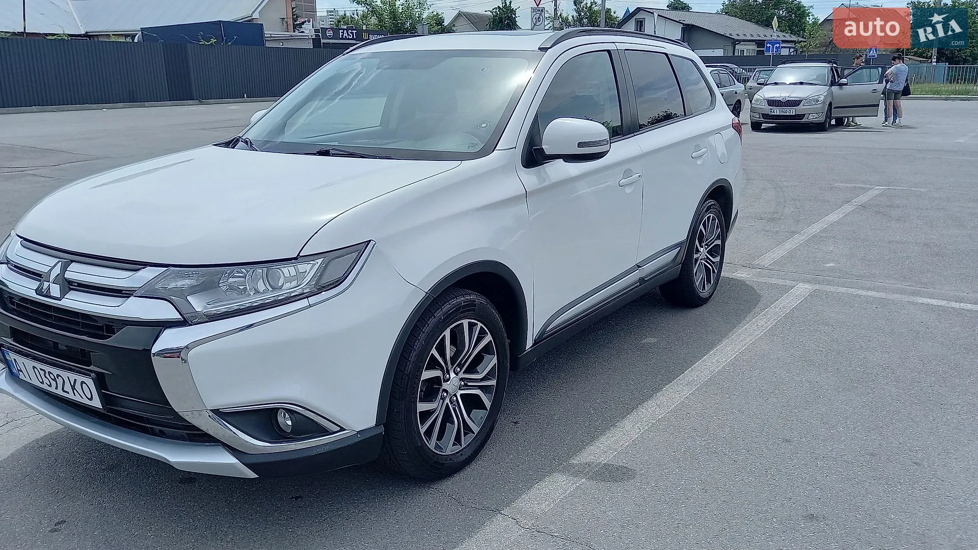 2016 Mitsubishi Outlander - фото 1