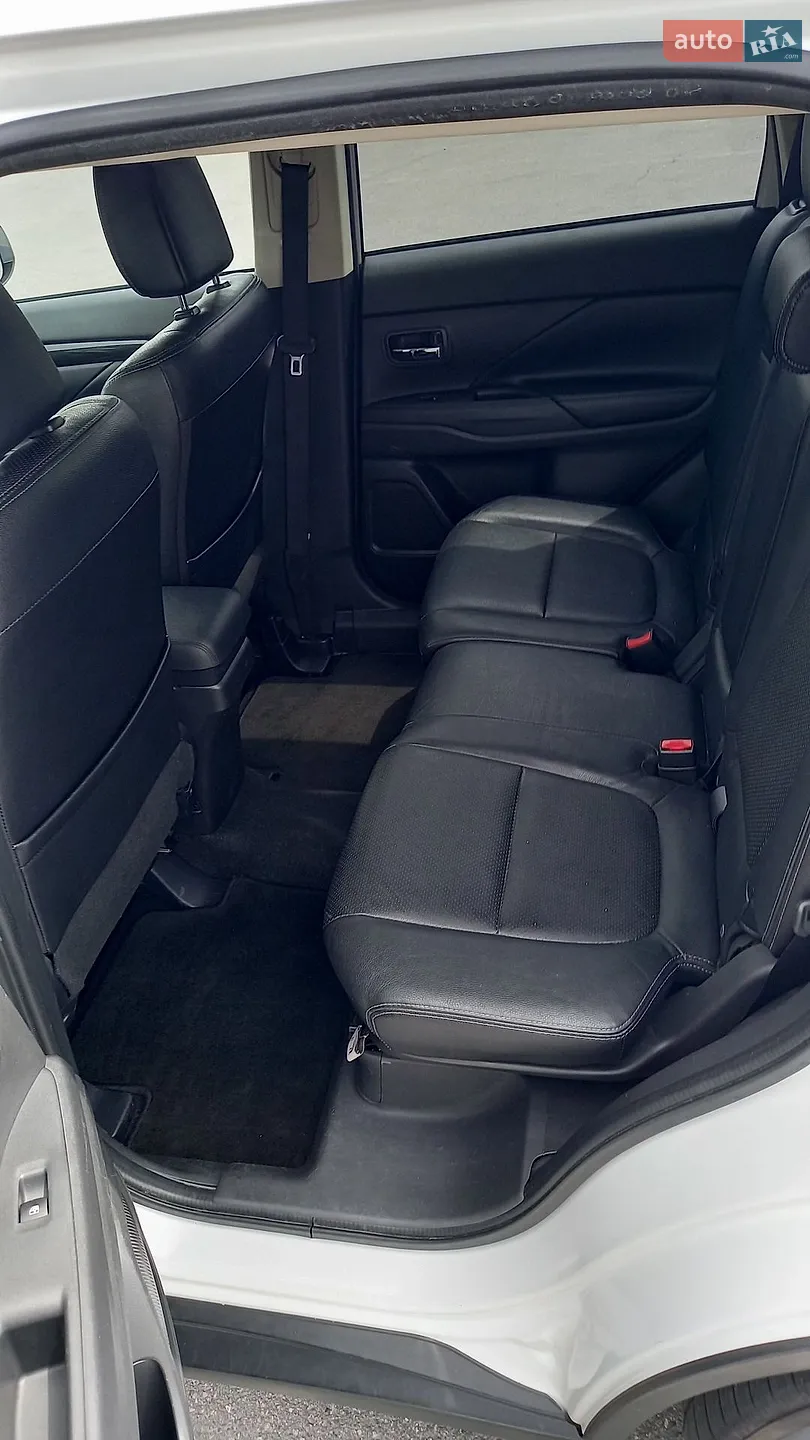 2016 Mitsubishi Outlander - мініатюра 11