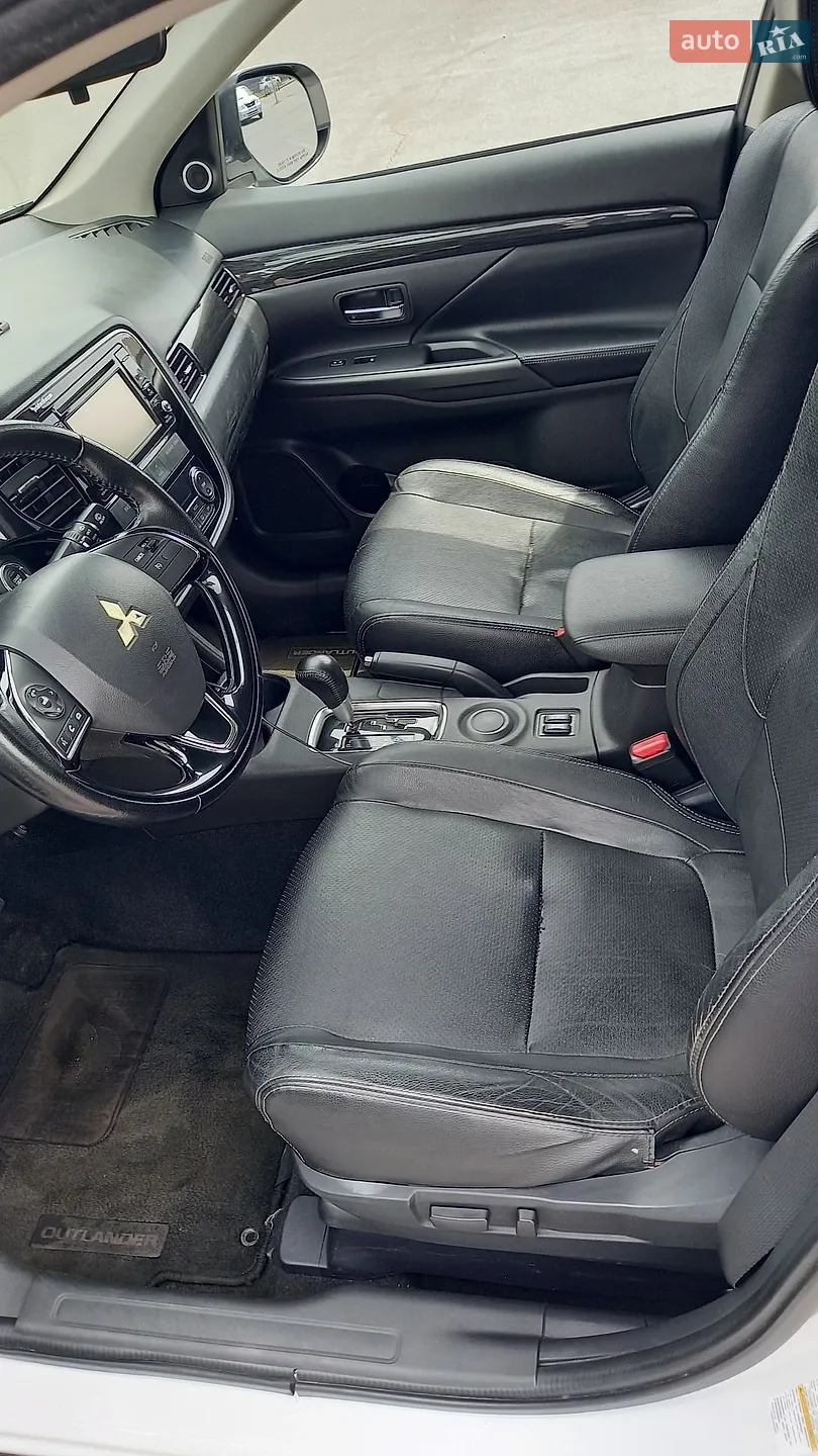 2016 Mitsubishi Outlander - мініатюра 14