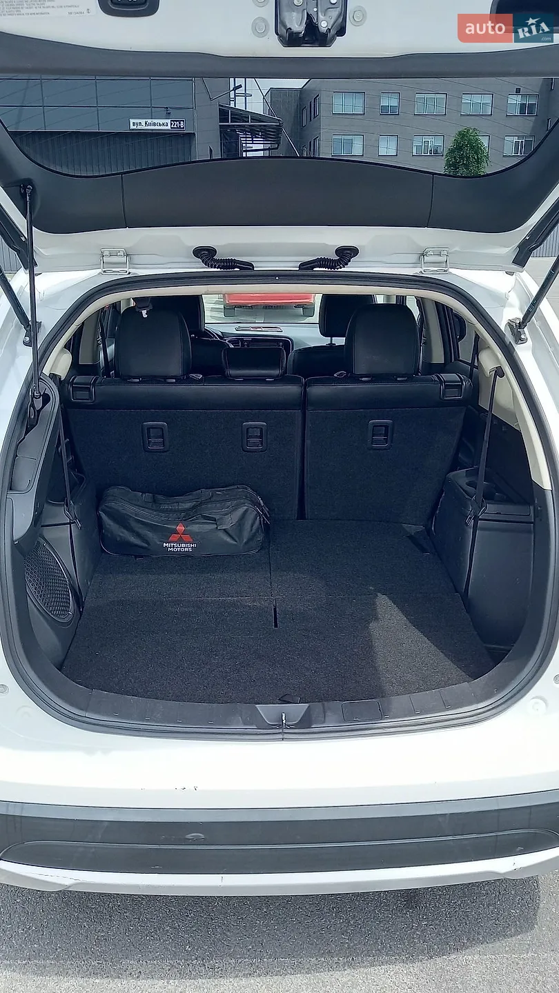 2016 Mitsubishi Outlander - мініатюра 9
