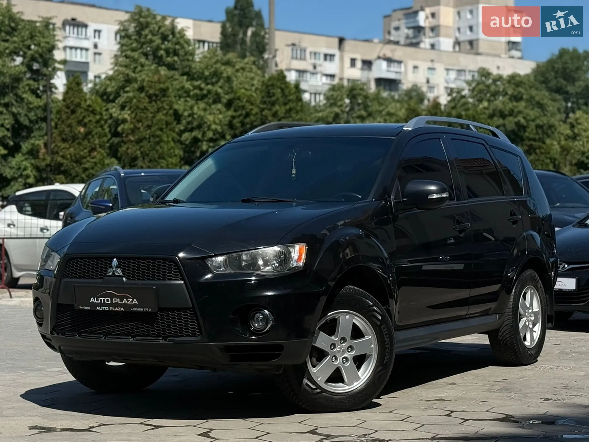 2010 Mitsubishi Outlander - фото 1