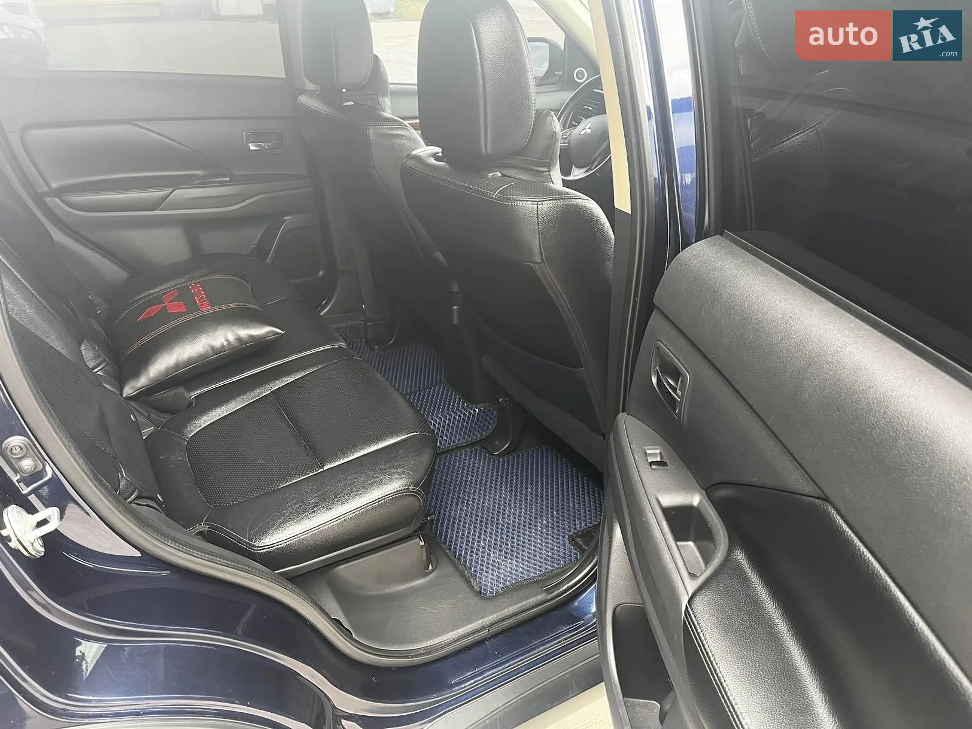 2014 Mitsubishi Outlander - мініатюра 15