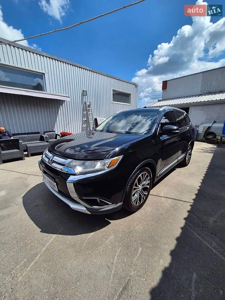 2017 Mitsubishi Outlander - мініатюра 16