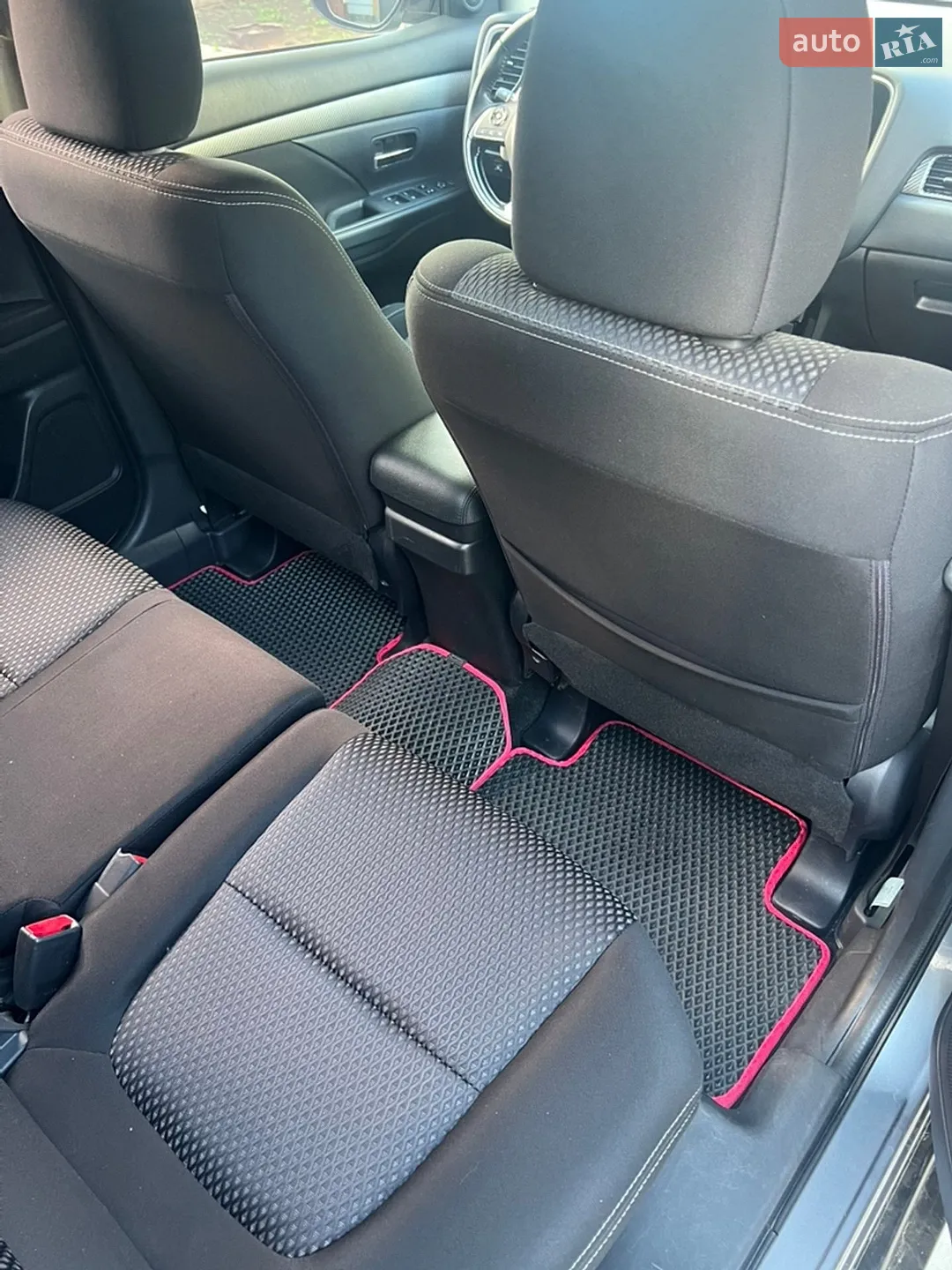 2017 Mitsubishi Outlander - мініатюра 3