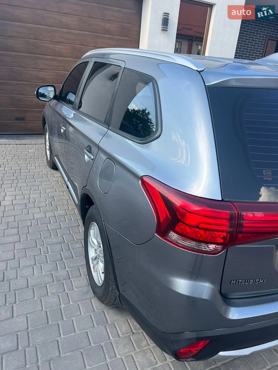 2017 Mitsubishi Outlander - мініатюра 9