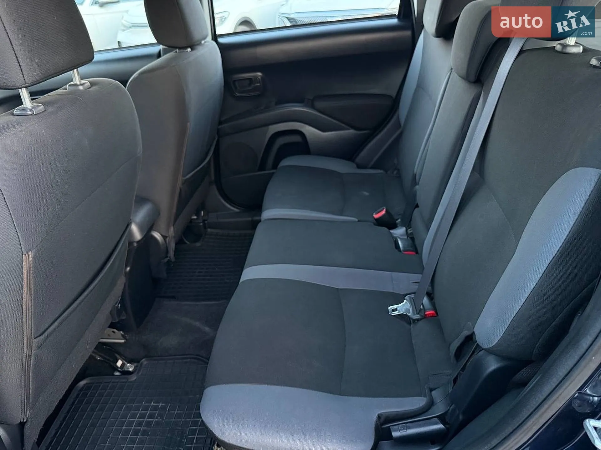 2011 Mitsubishi Outlander - мініатюра 20