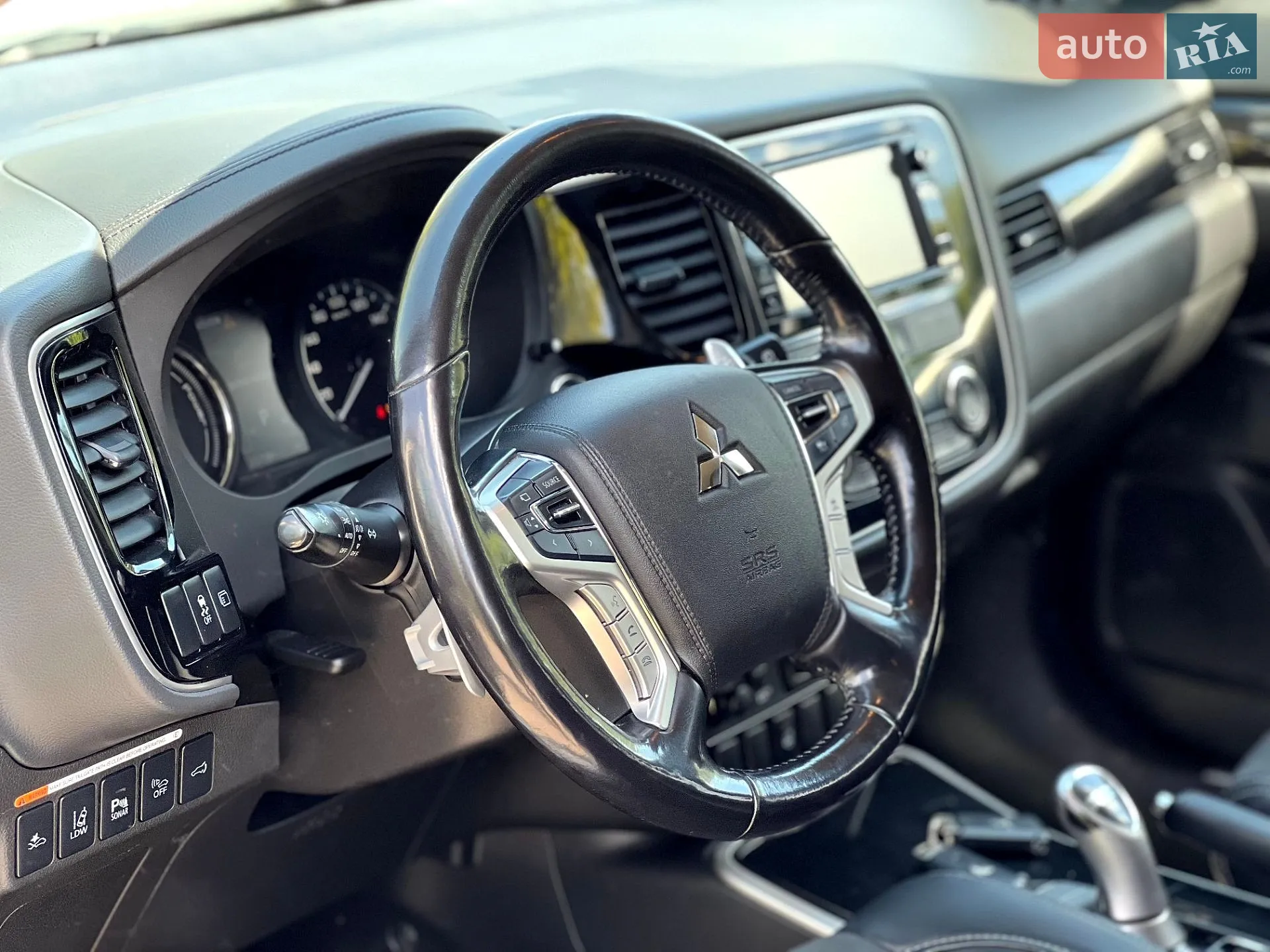 2016 Mitsubishi Outlander - мініатюра 12
