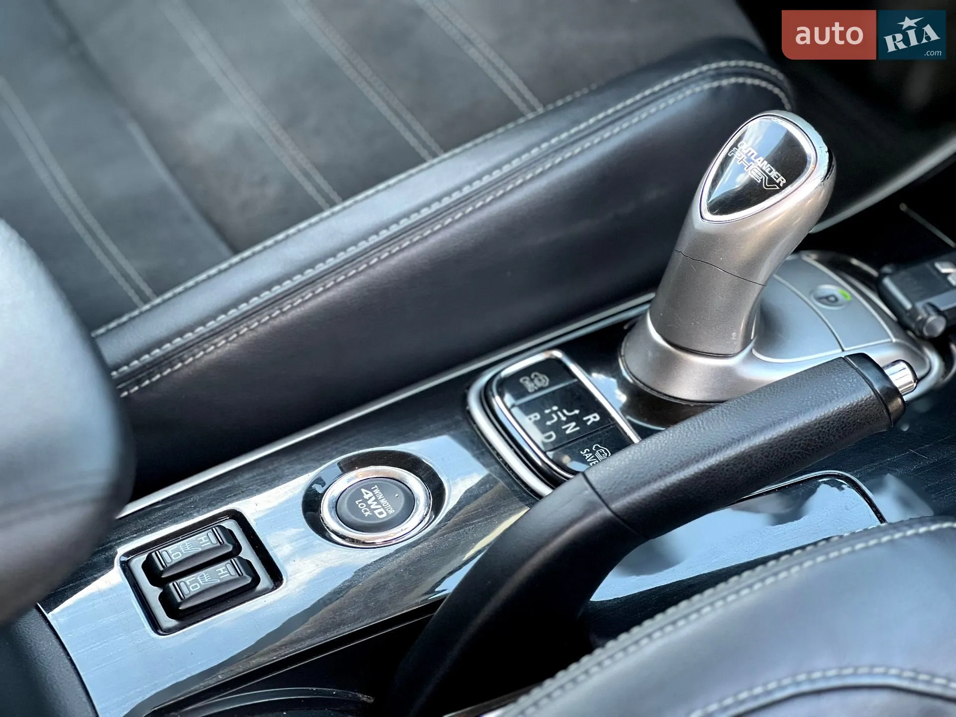 2016 Mitsubishi Outlander - мініатюра 15