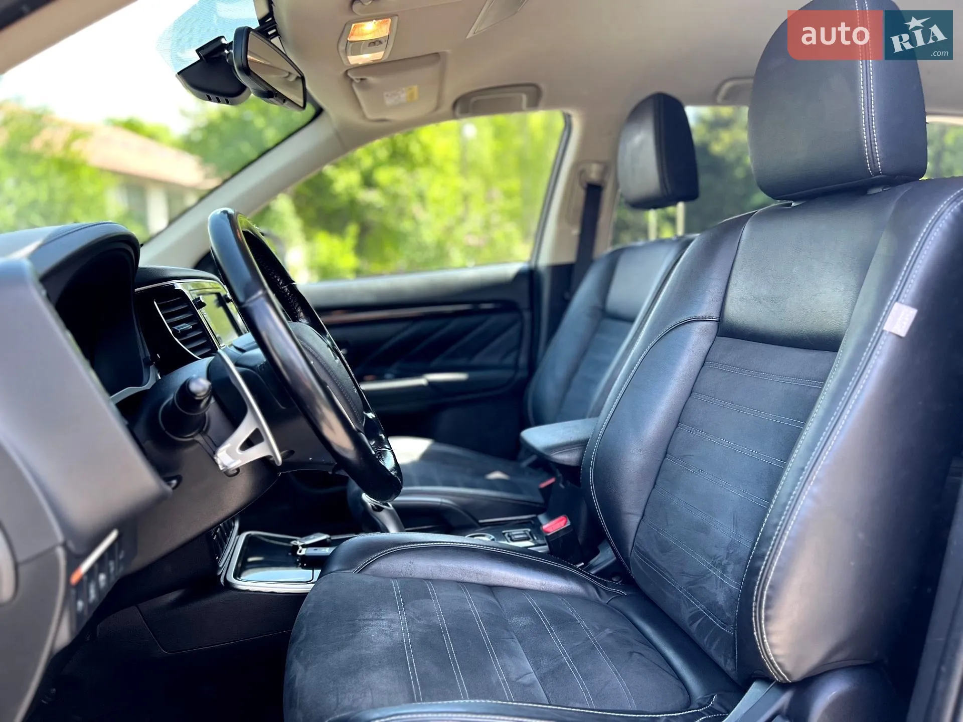 2016 Mitsubishi Outlander - мініатюра 16