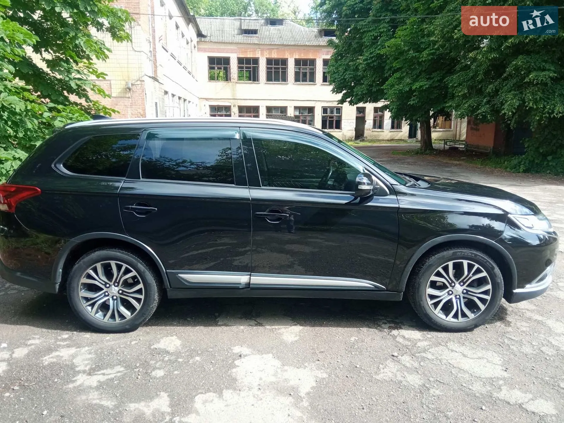 2017 Mitsubishi Outlander - мініатюра 3