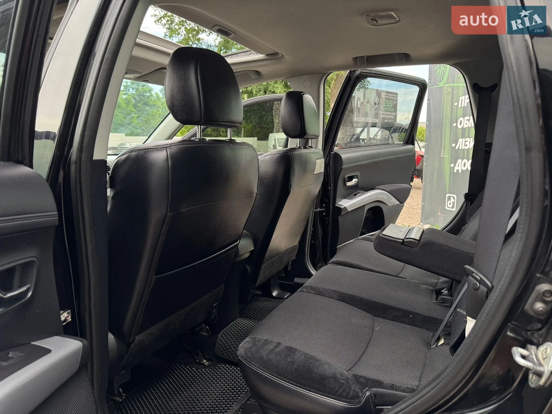 2010 Mitsubishi Outlander - мініатюра 13