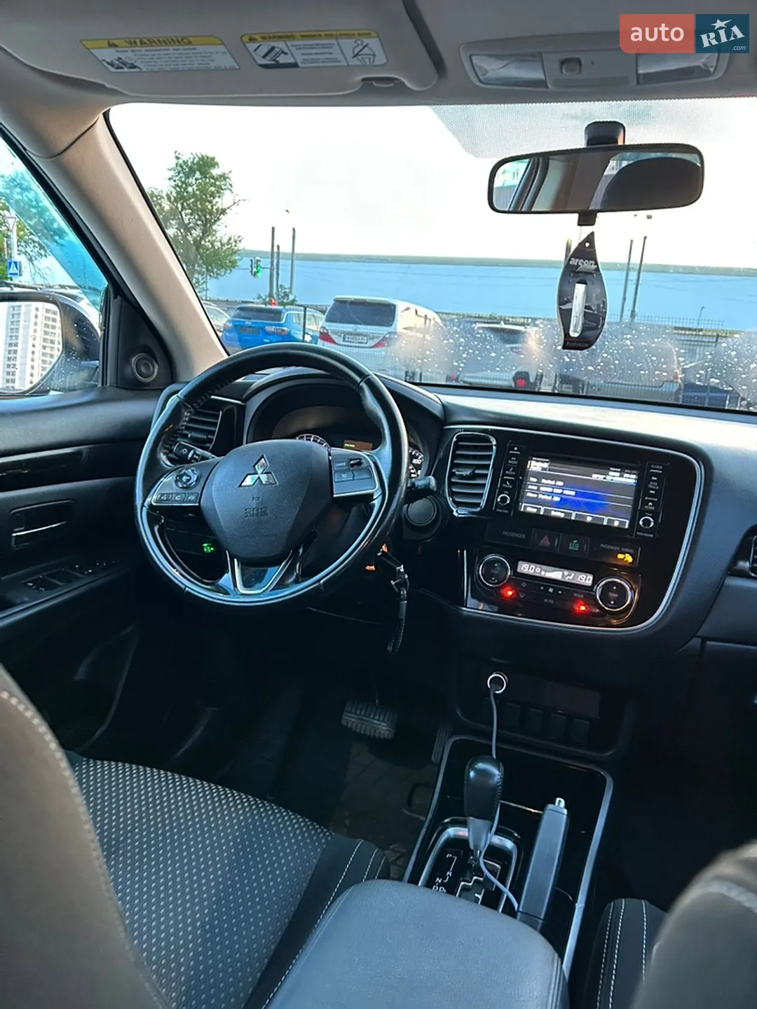 2017 Mitsubishi Outlander - мініатюра 15