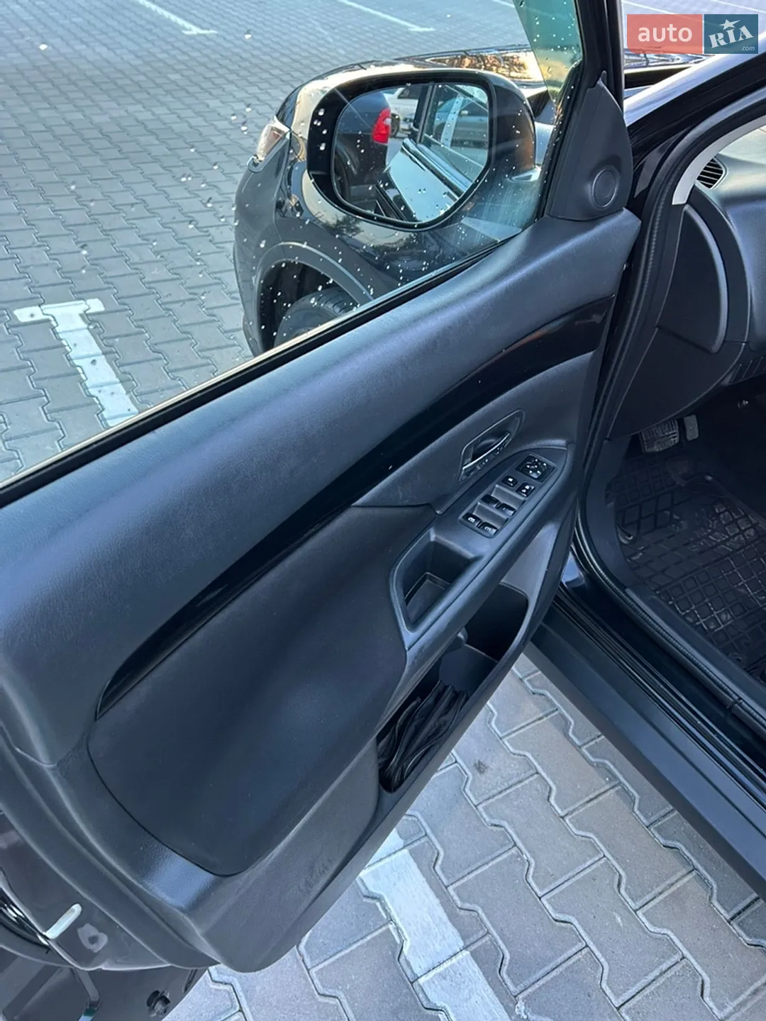 2017 Mitsubishi Outlander - мініатюра 18