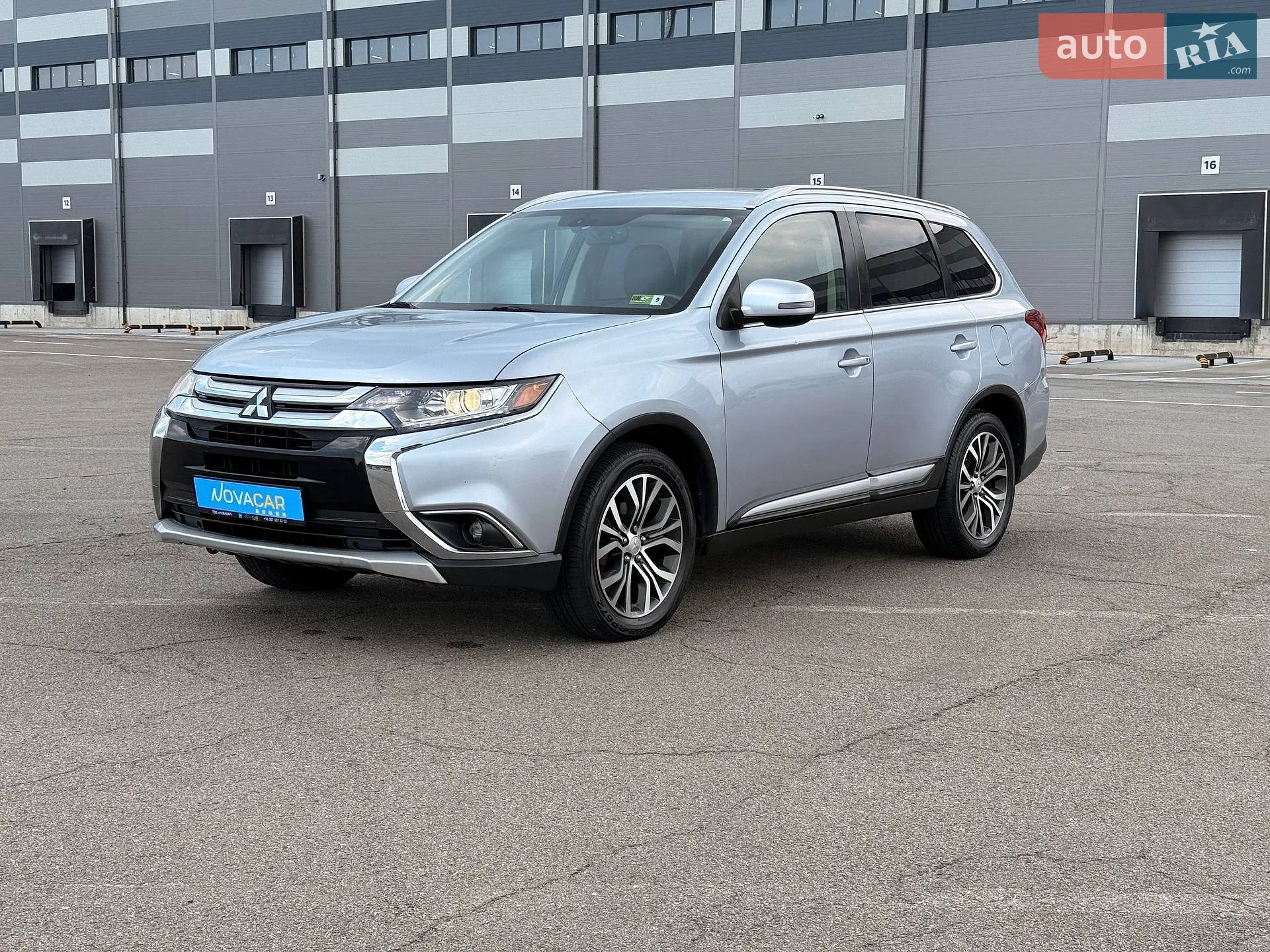 2017 Mitsubishi Outlander - фото 1