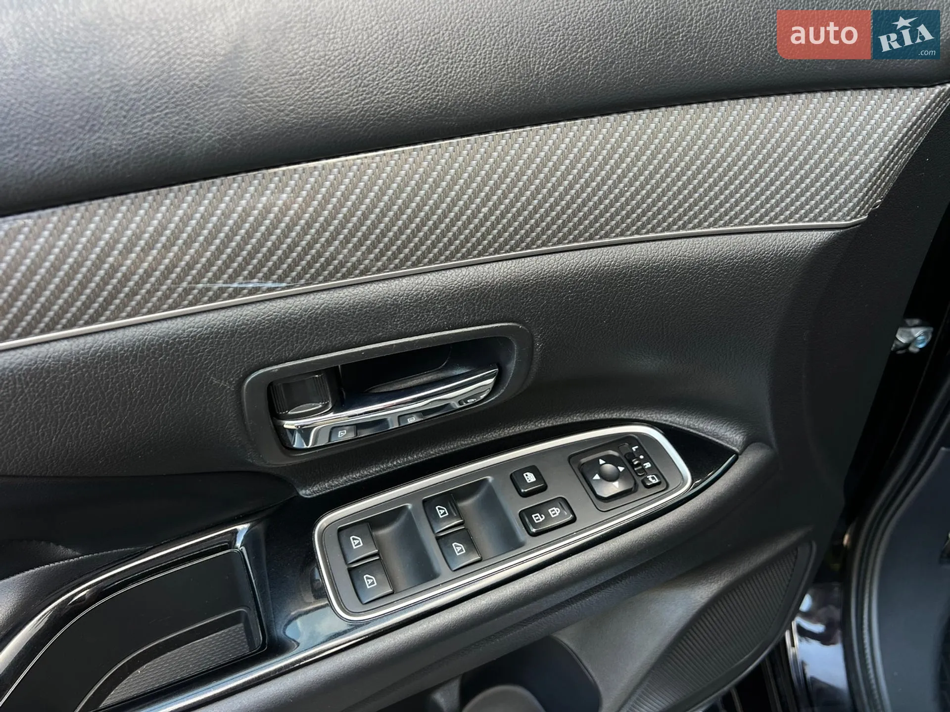 2021 Mitsubishi Outlander - мініатюра 19