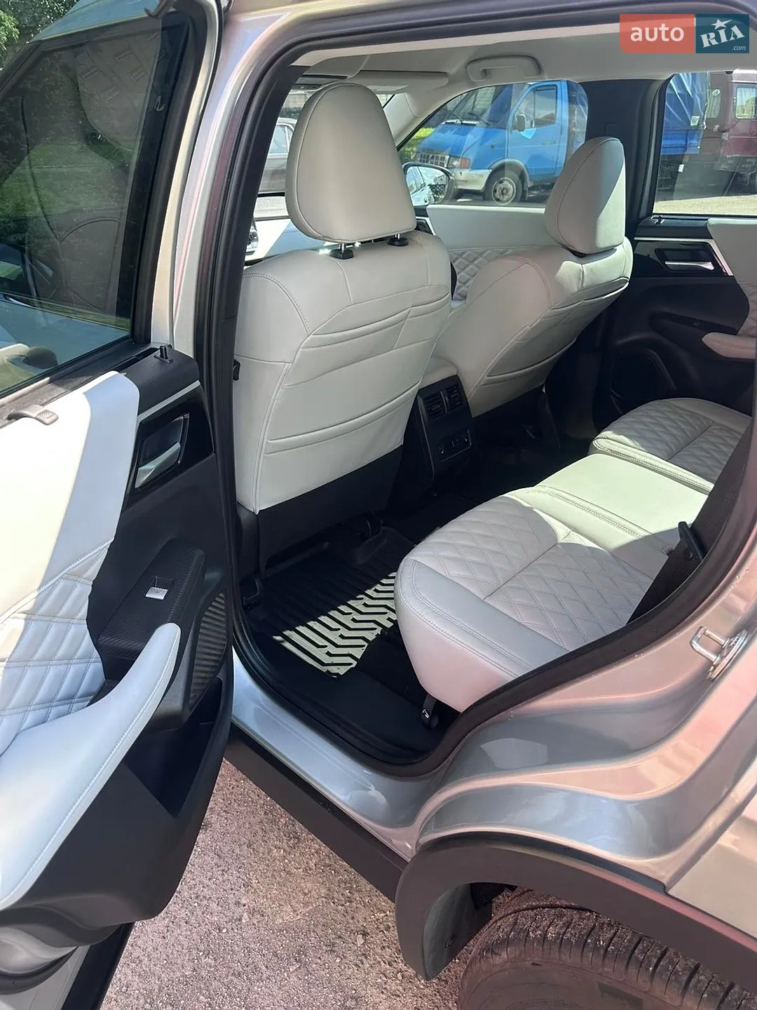 2022 Mitsubishi Outlander - мініатюра 3