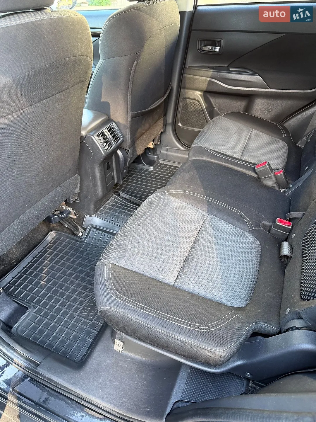 2020 Mitsubishi Outlander - мініатюра 29
