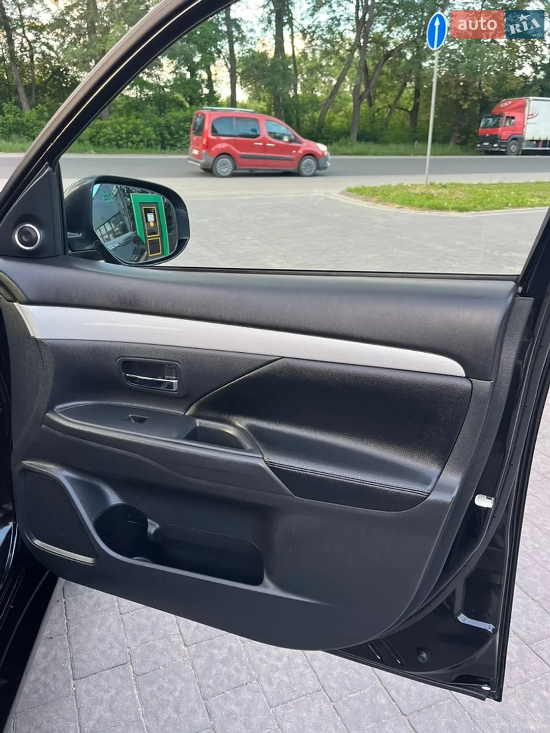 2014 Mitsubishi Outlander - мініатюра 27