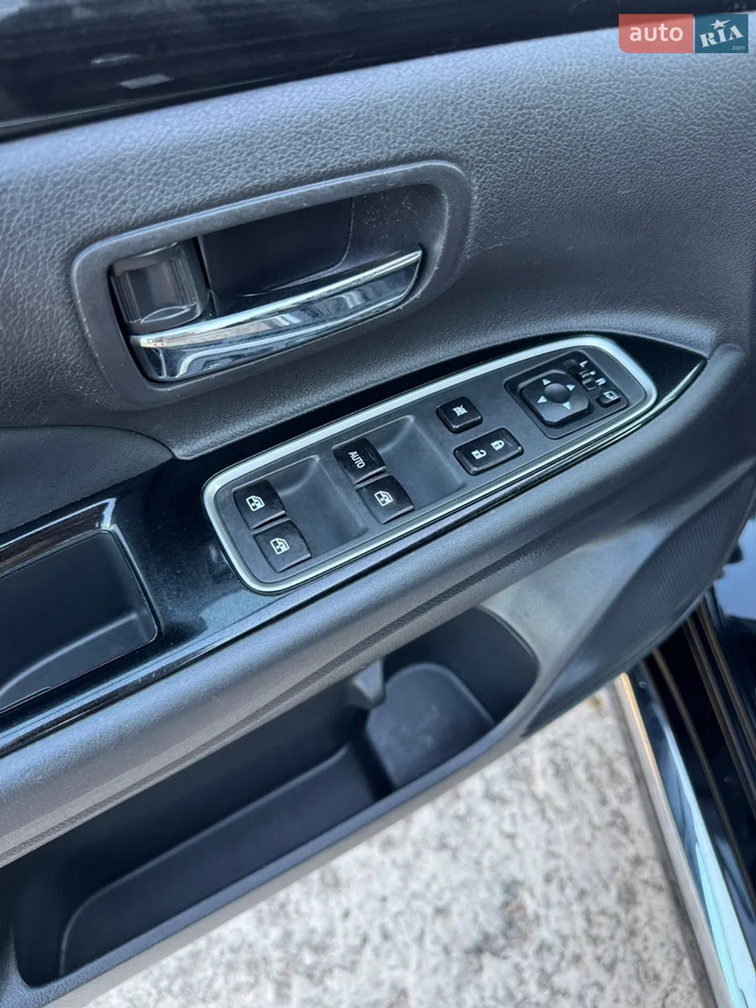 2016 Mitsubishi Outlander - мініатюра 29
