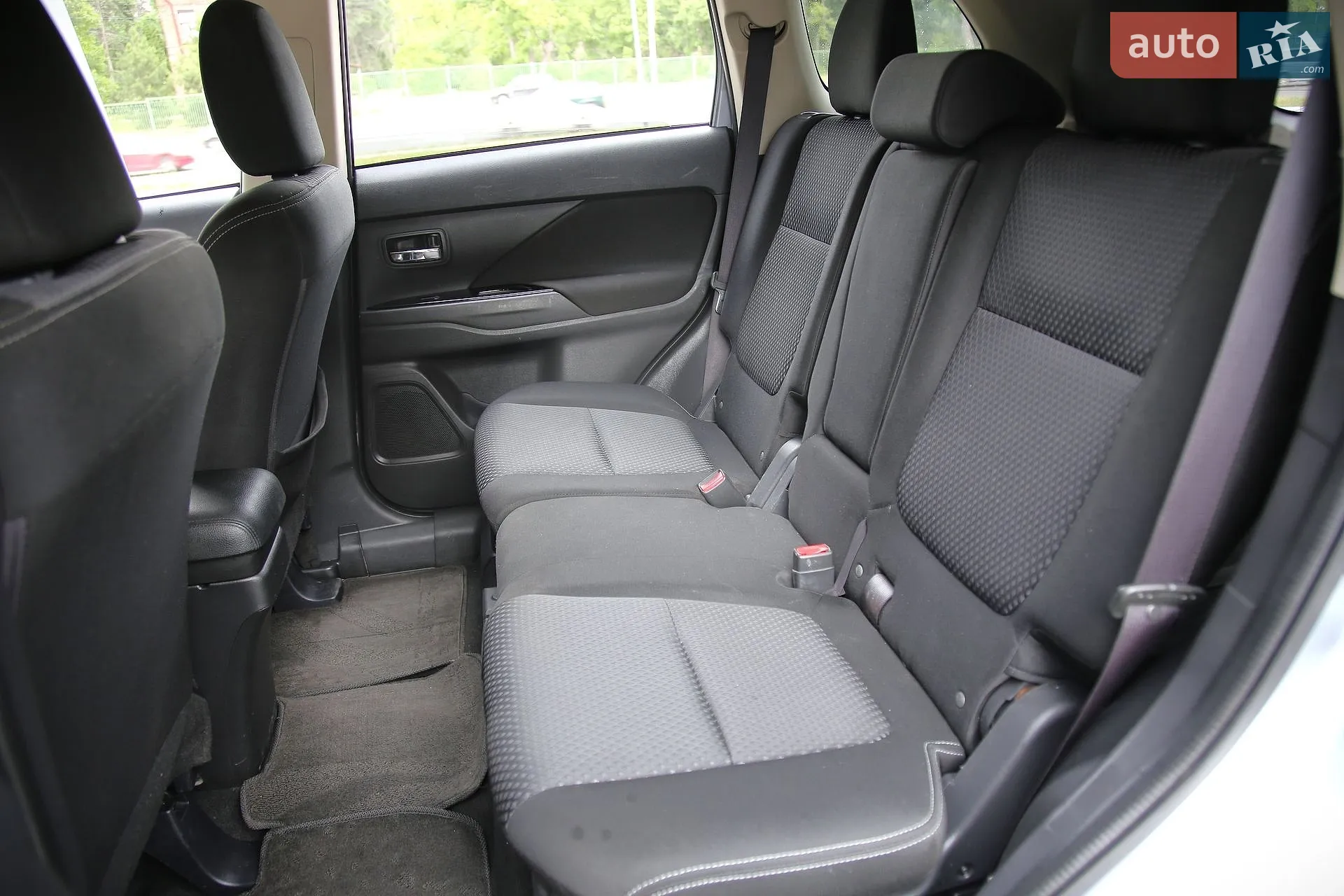 2017 Mitsubishi Outlander - мініатюра 9