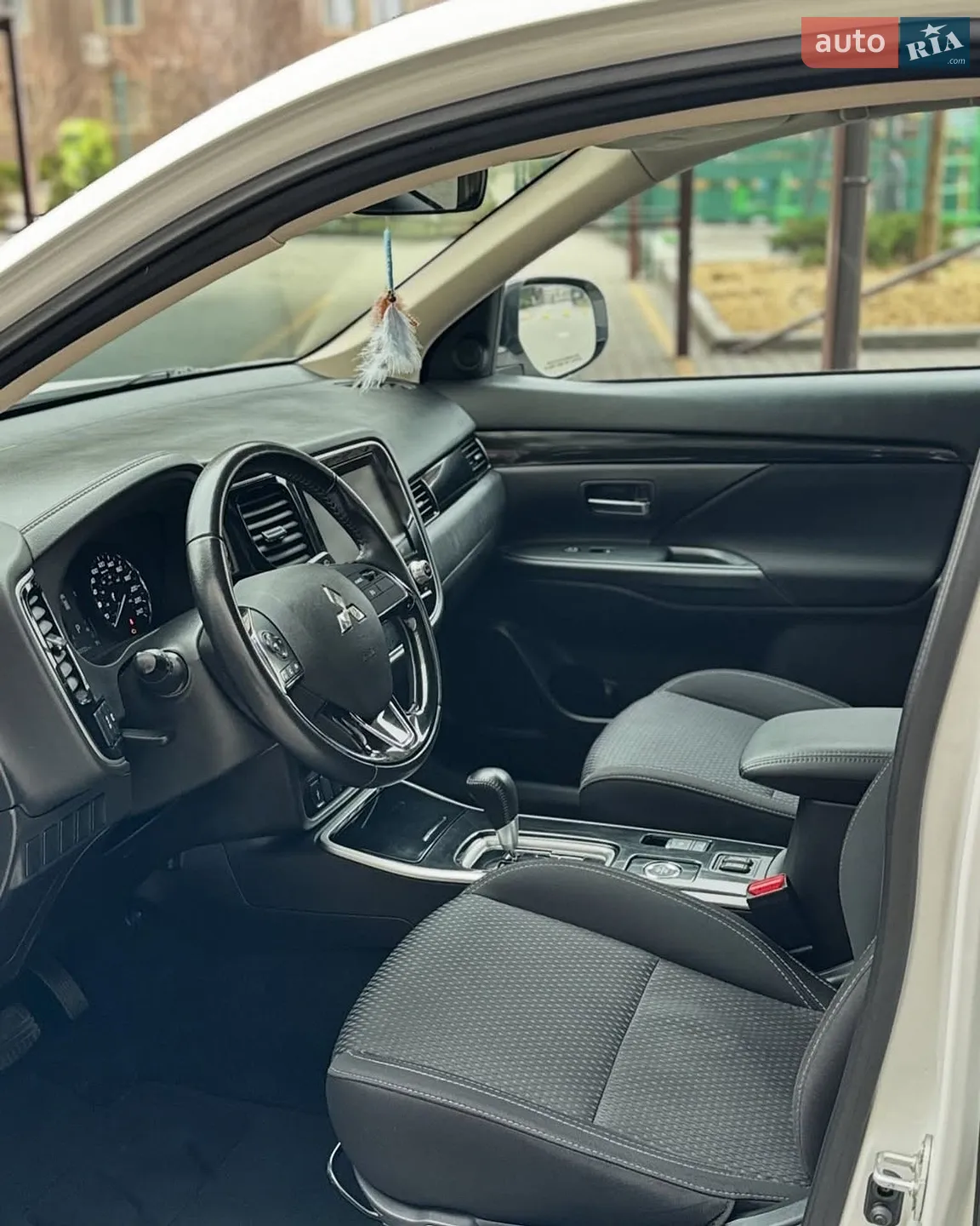 2019 Mitsubishi Outlander - мініатюра 3