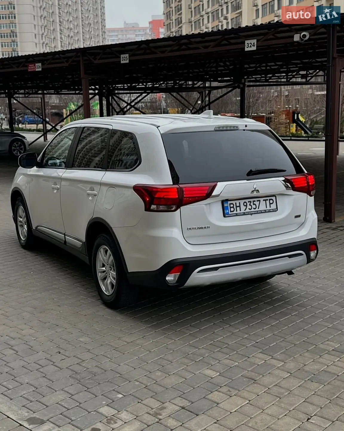 2019 Mitsubishi Outlander - мініатюра 2