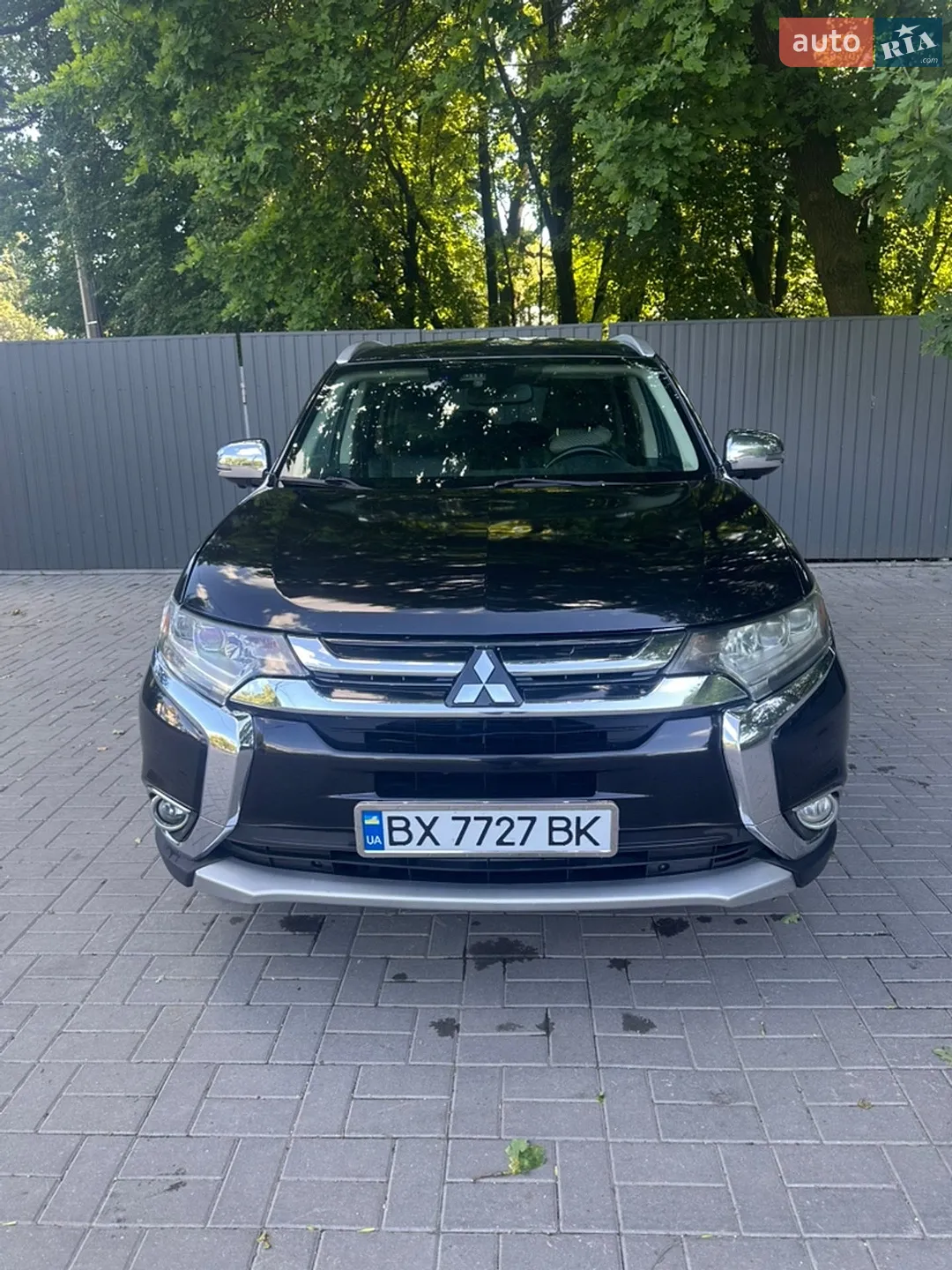2017 Mitsubishi Outlander - фото 1