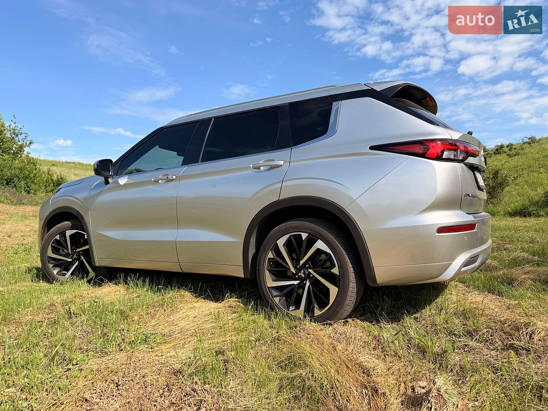 2022 Mitsubishi Outlander - мініатюра 10