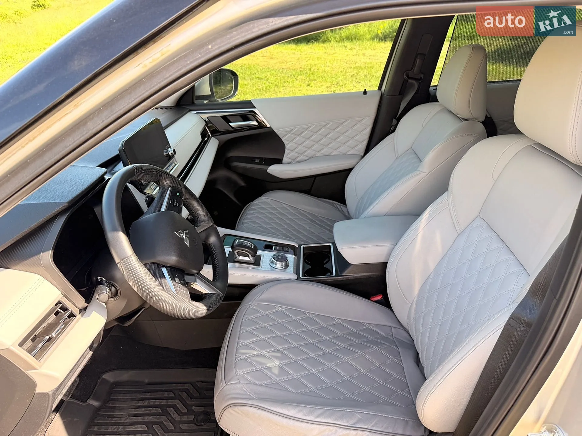 2022 Mitsubishi Outlander - мініатюра 16