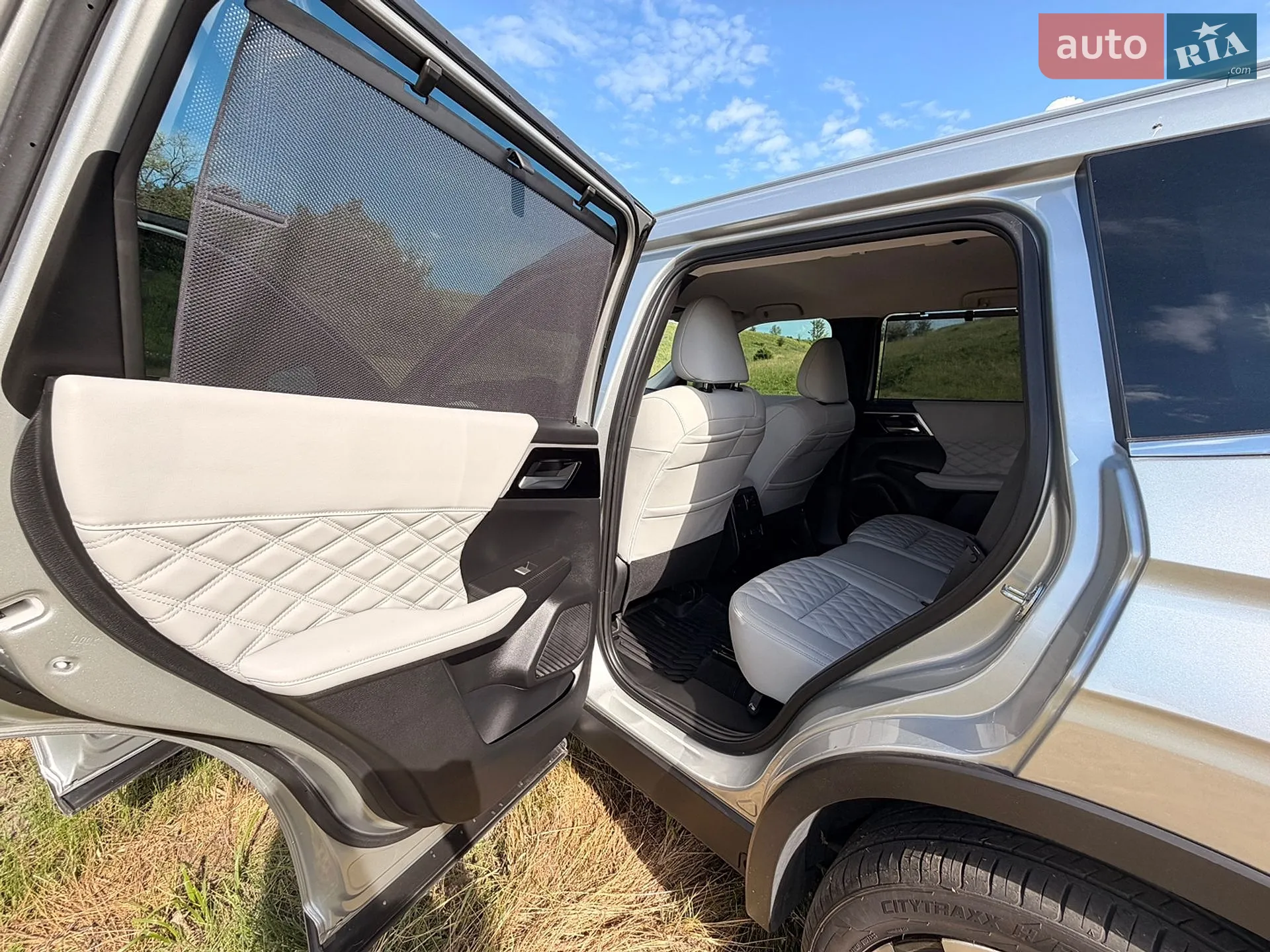 2022 Mitsubishi Outlander - мініатюра 19