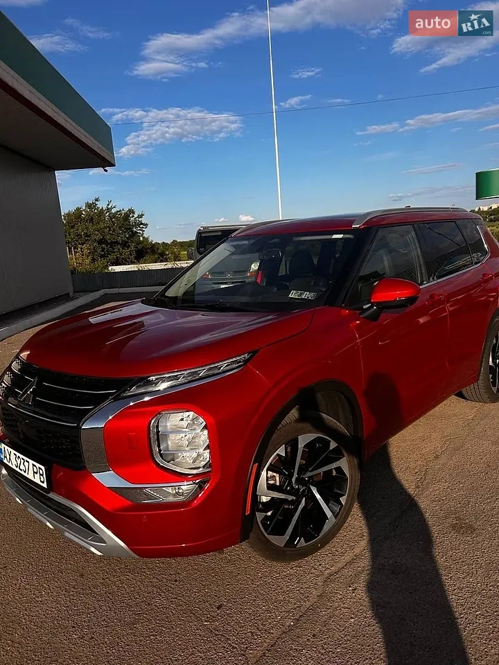 2022 Mitsubishi Outlander - мініатюра 18