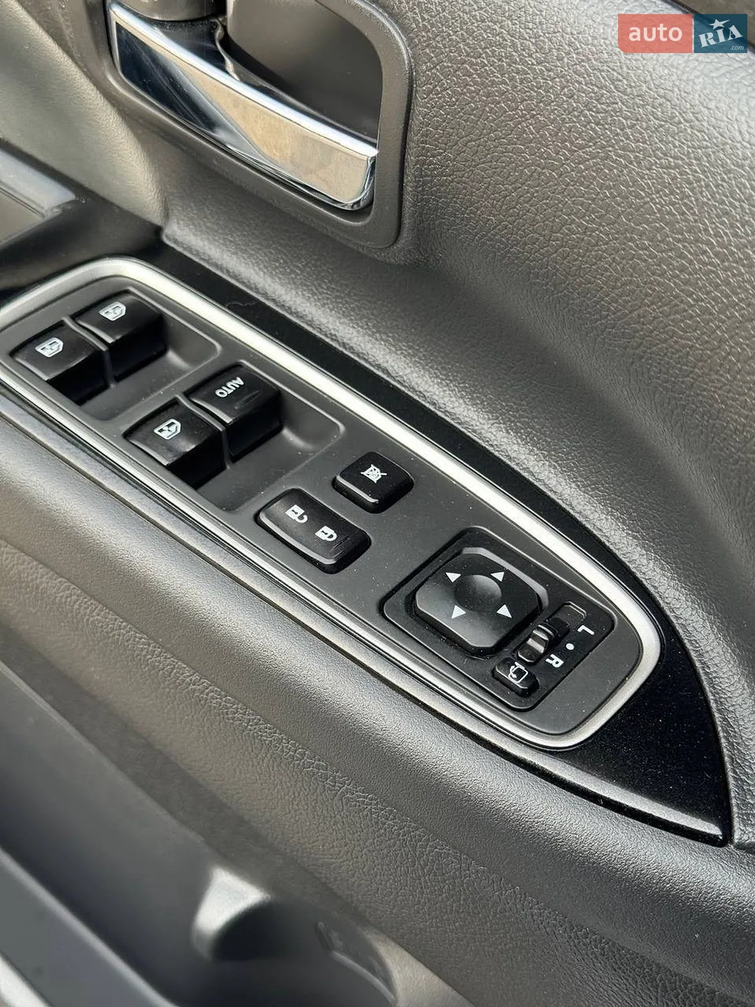 2018 Mitsubishi Outlander - мініатюра 53
