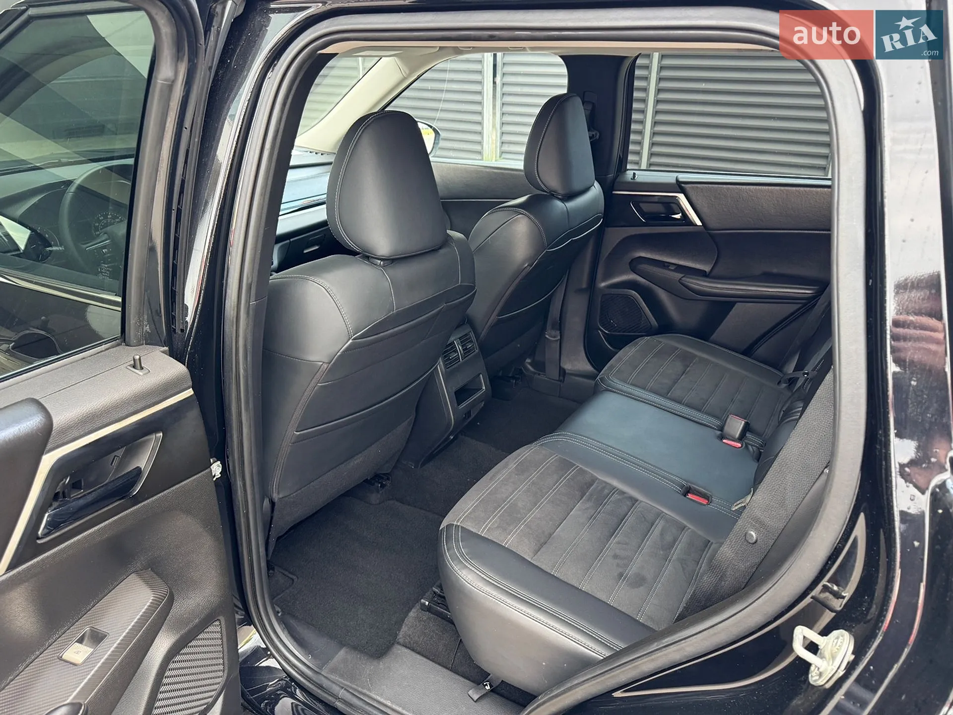 2023 Mitsubishi Outlander - мініатюра 25