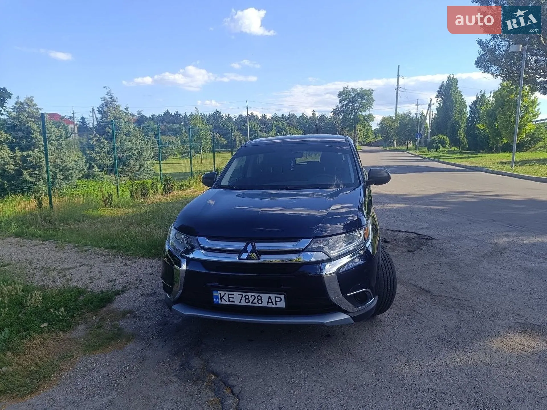 2018 Mitsubishi Outlander - фото 1