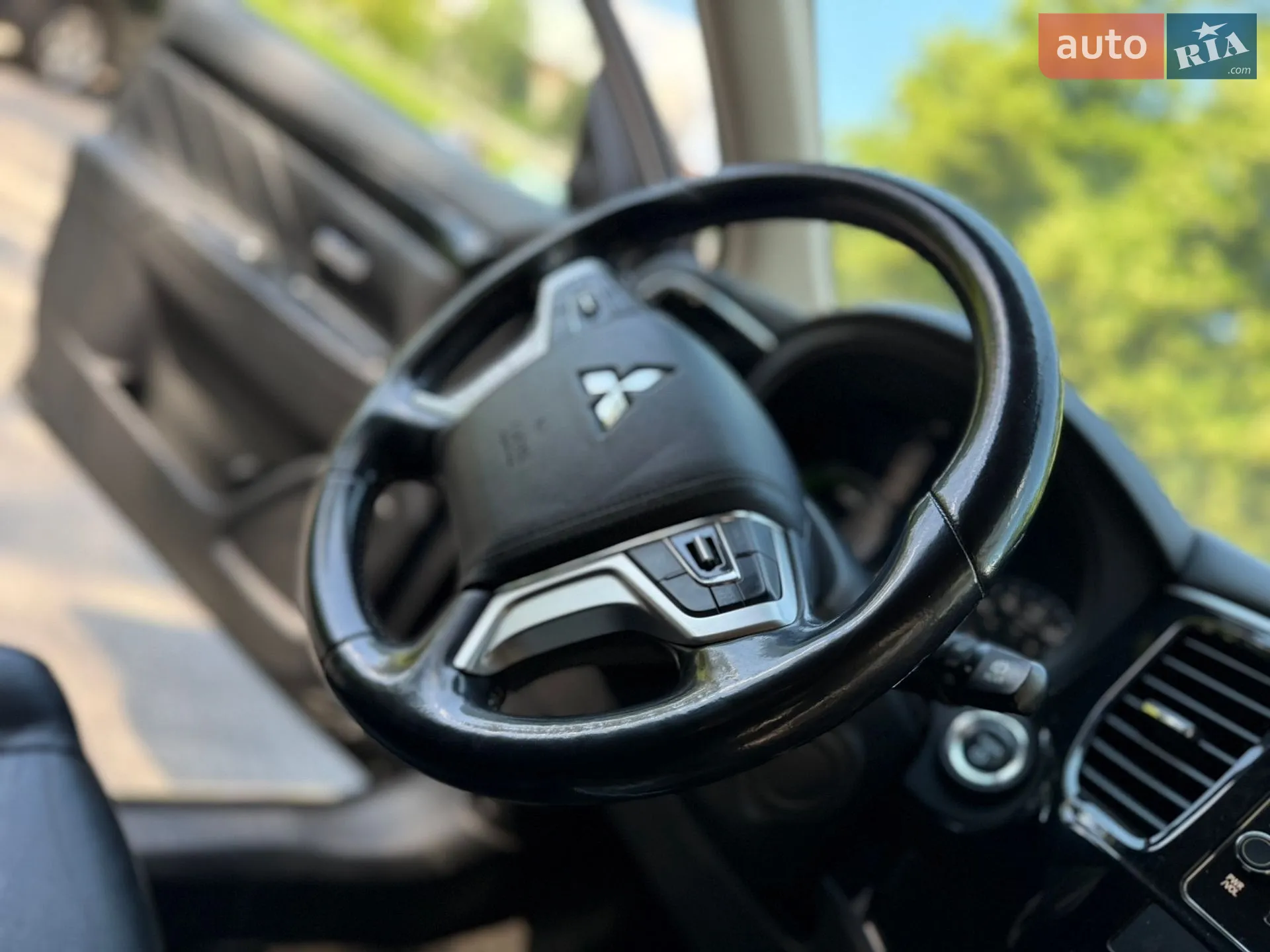 2018 Mitsubishi Outlander - мініатюра 15