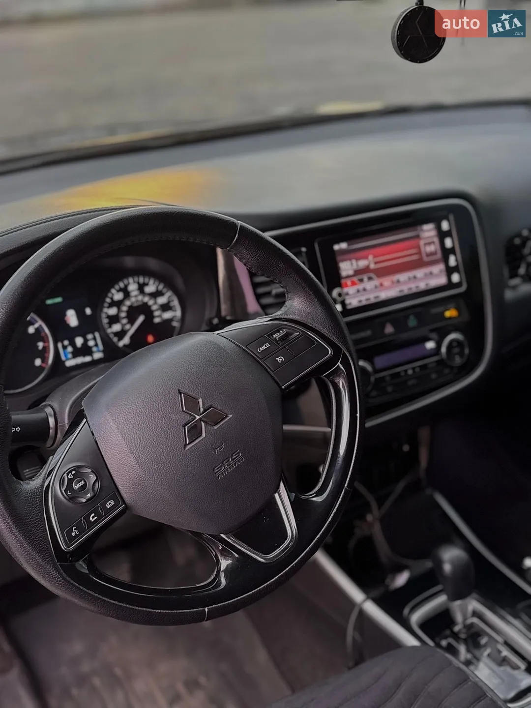 2016 Mitsubishi Outlander - мініатюра 27