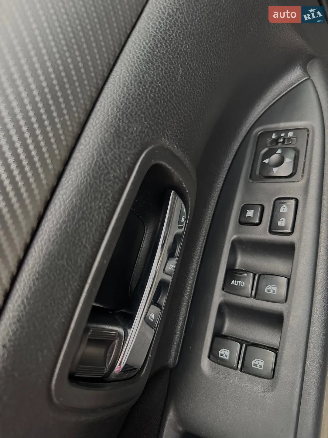 2016 Mitsubishi Outlander - мініатюра 36
