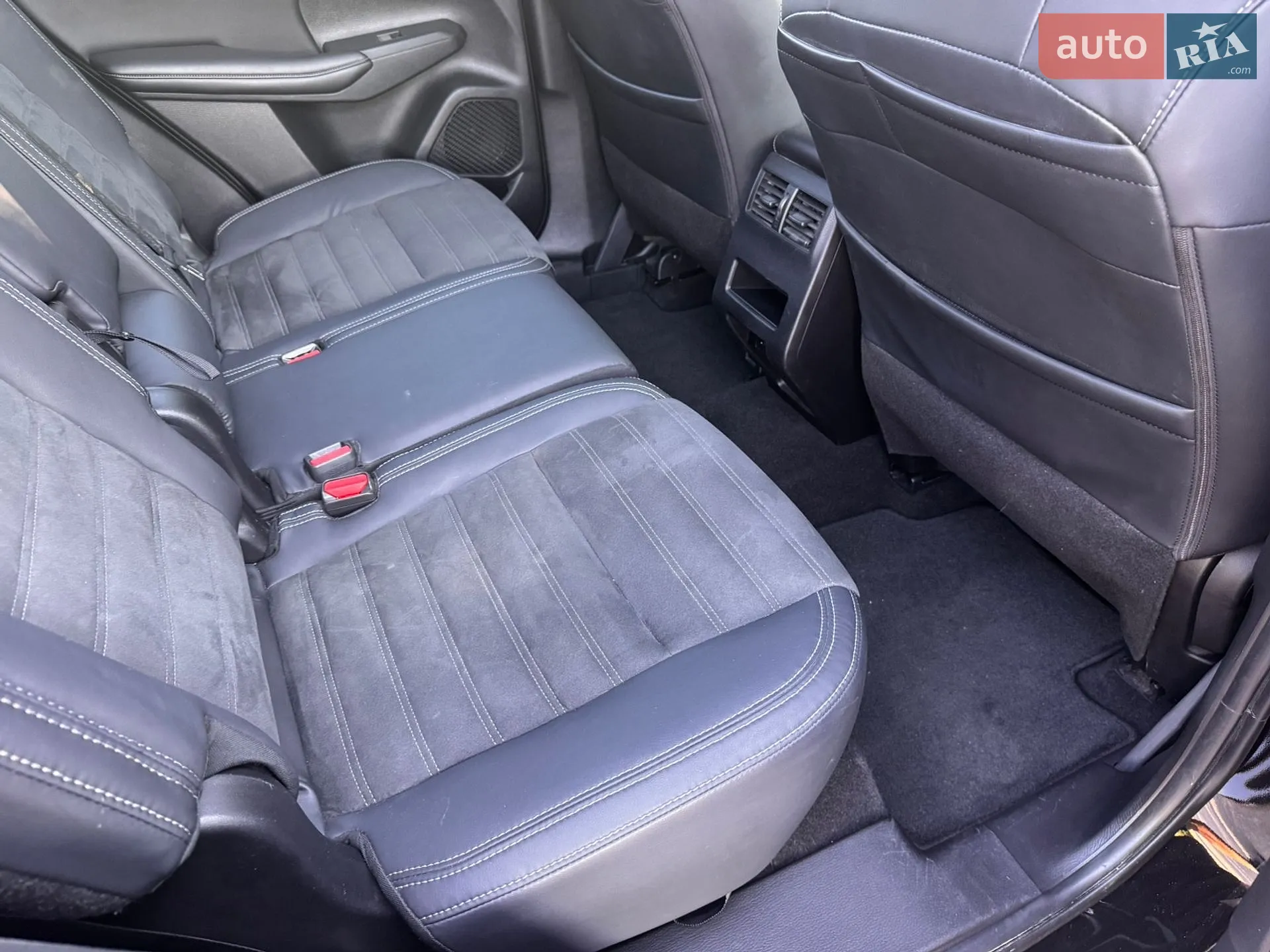 2022 Mitsubishi Outlander - мініатюра 29