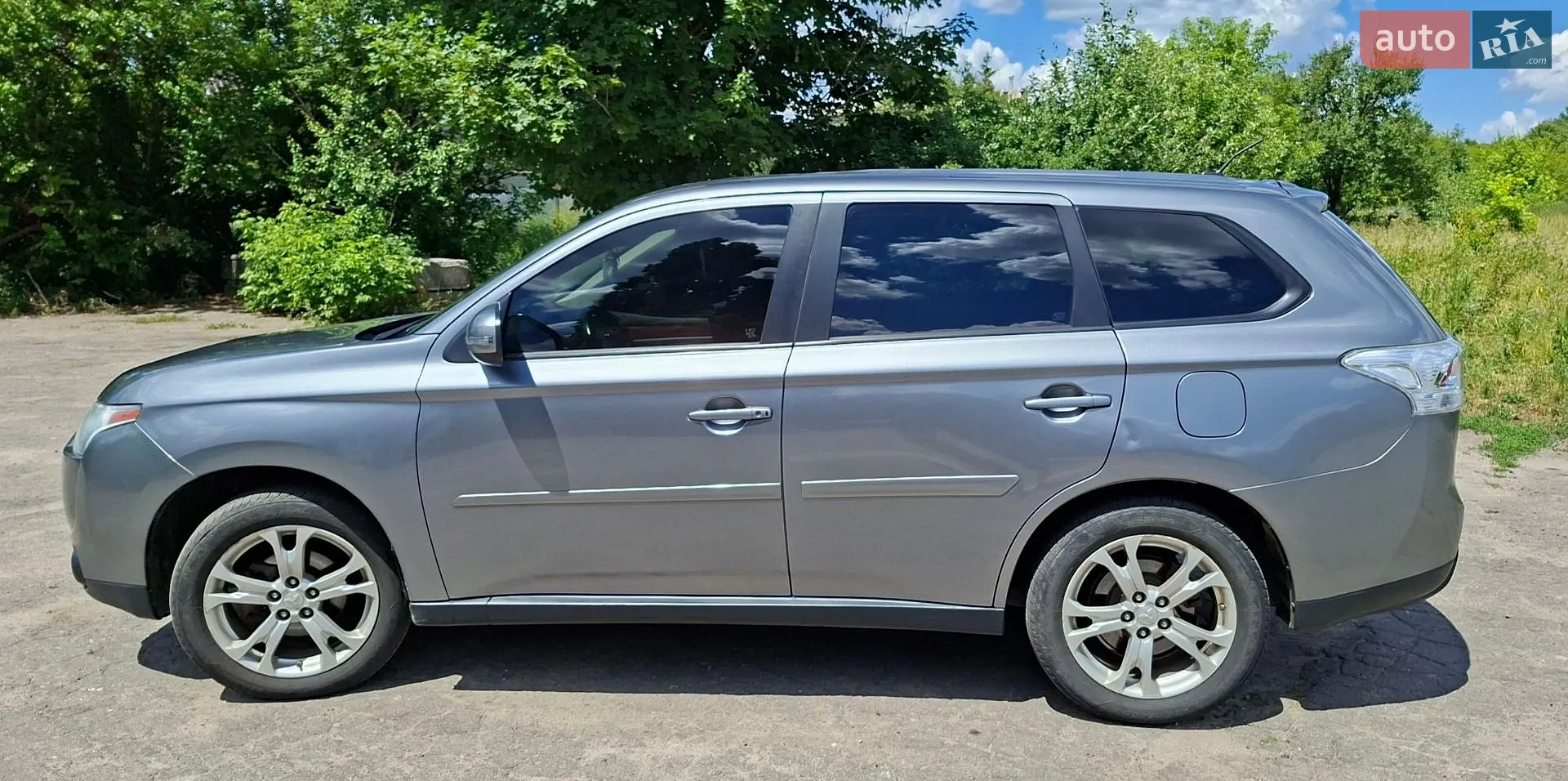 2014 Mitsubishi Outlander - мініатюра 12