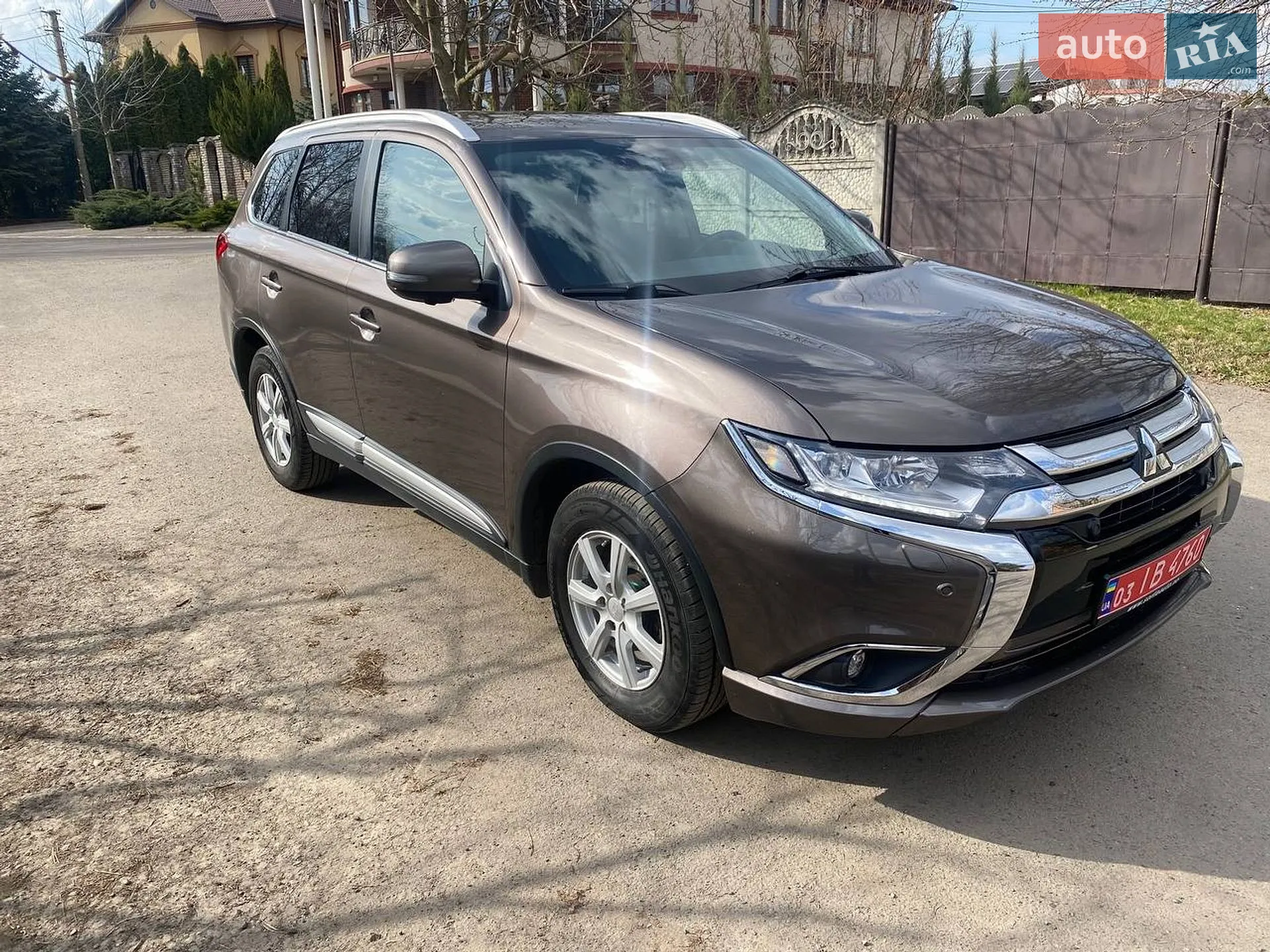2018 Mitsubishi Outlander - фото 1
