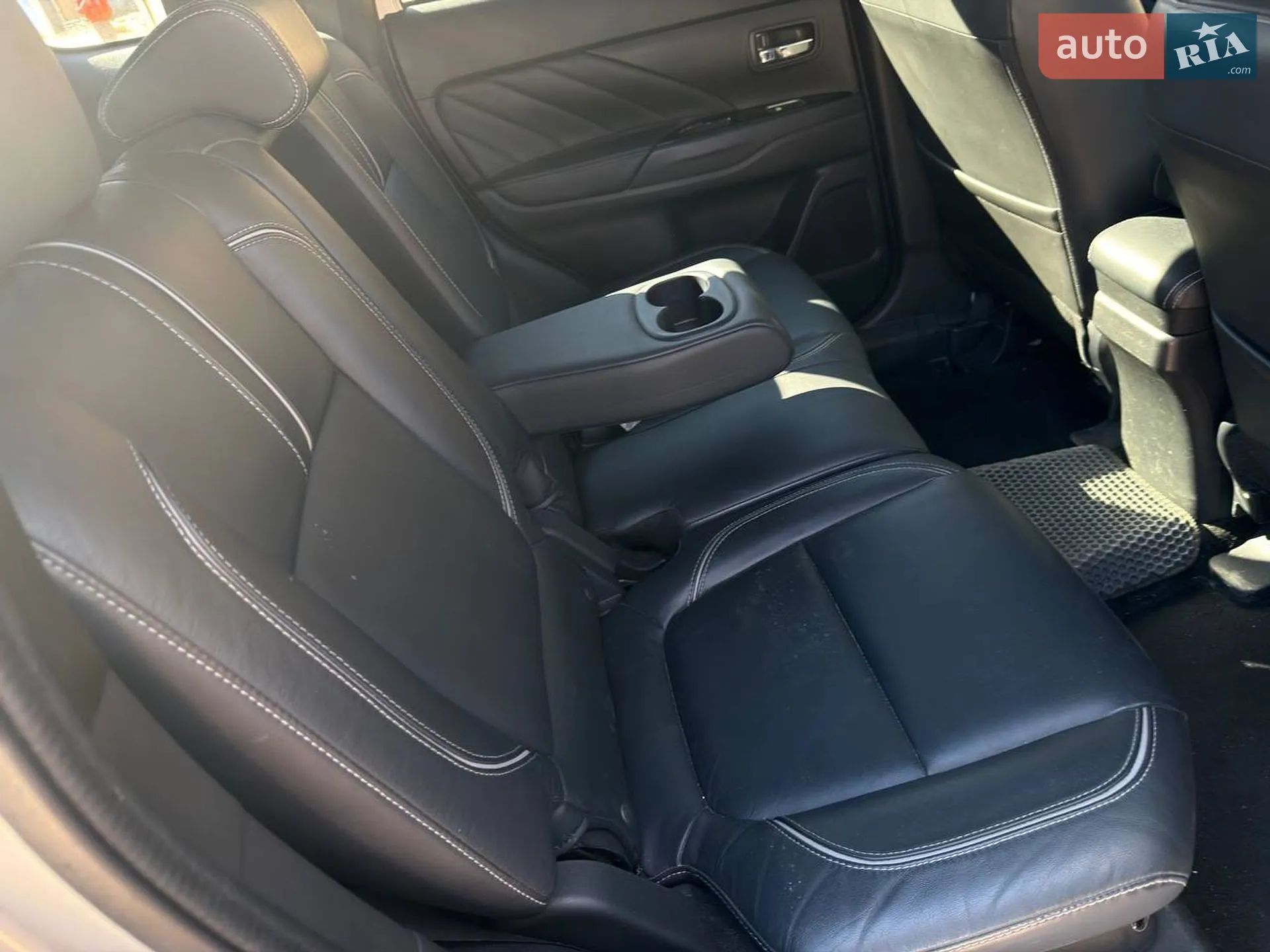 2018 Mitsubishi Outlander - мініатюра 27