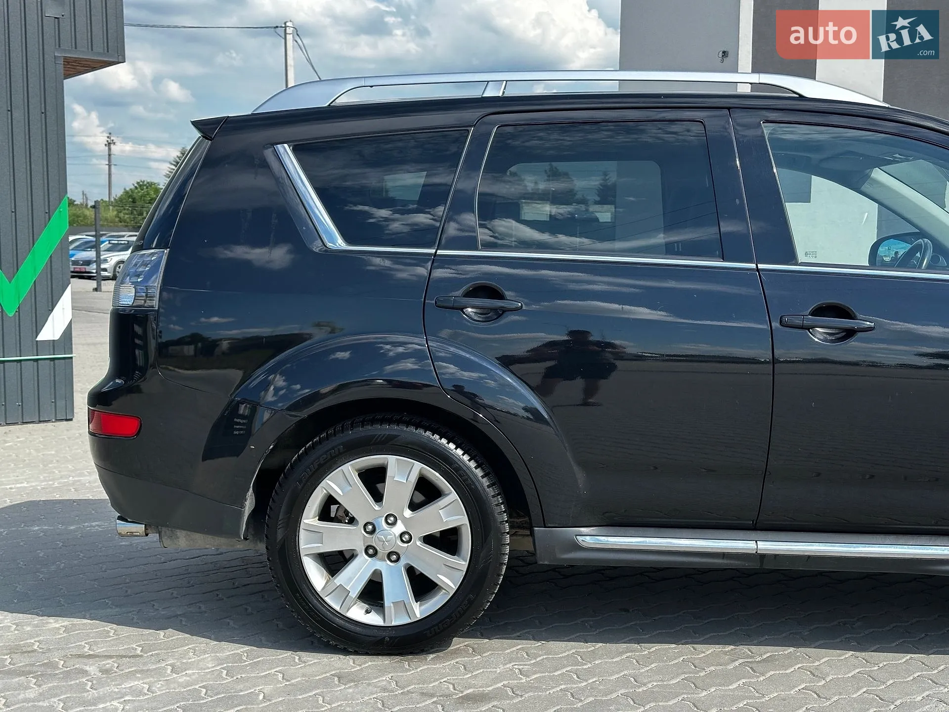 2010 Mitsubishi Outlander - мініатюра 13