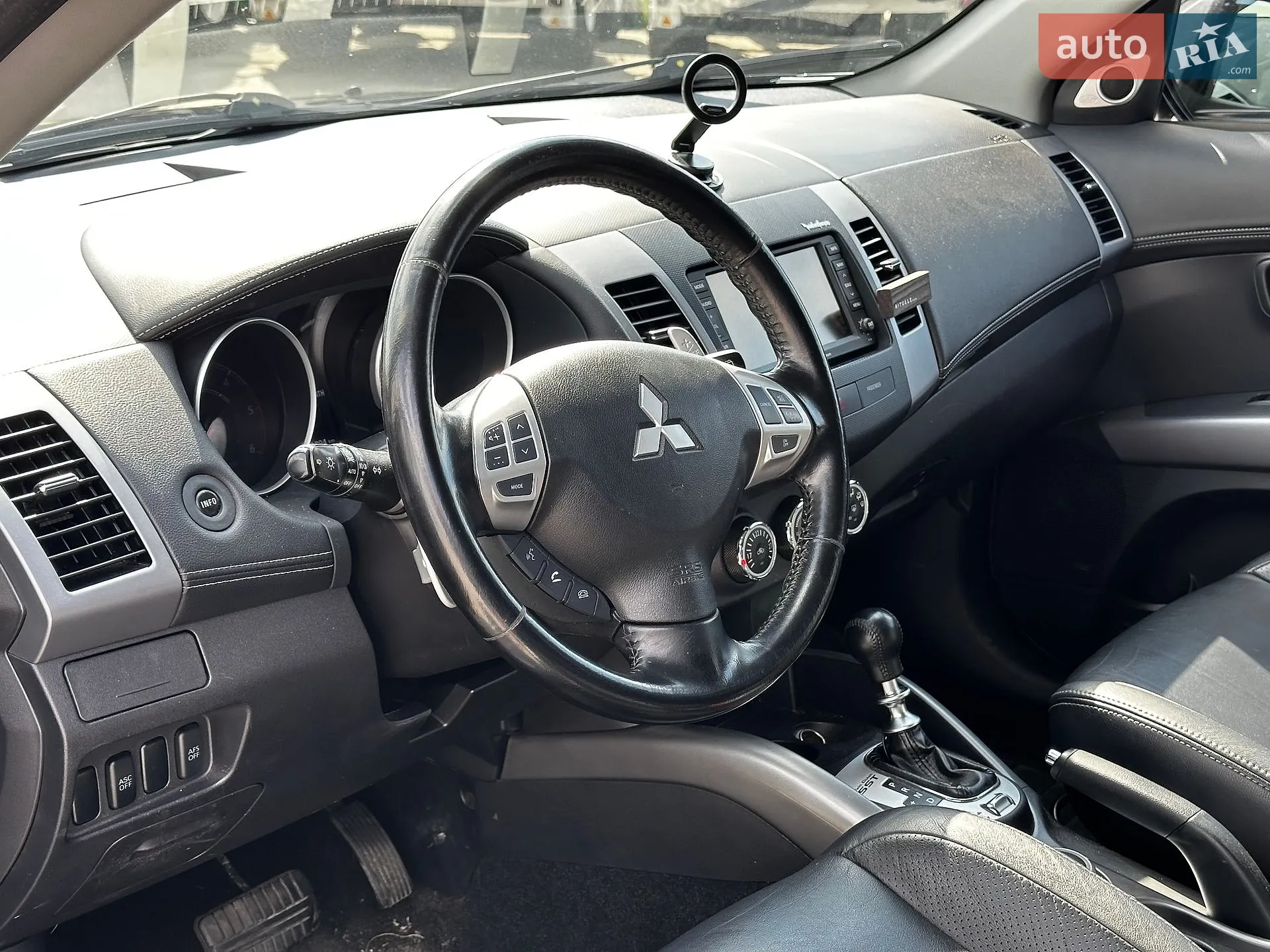 2010 Mitsubishi Outlander - мініатюра 20